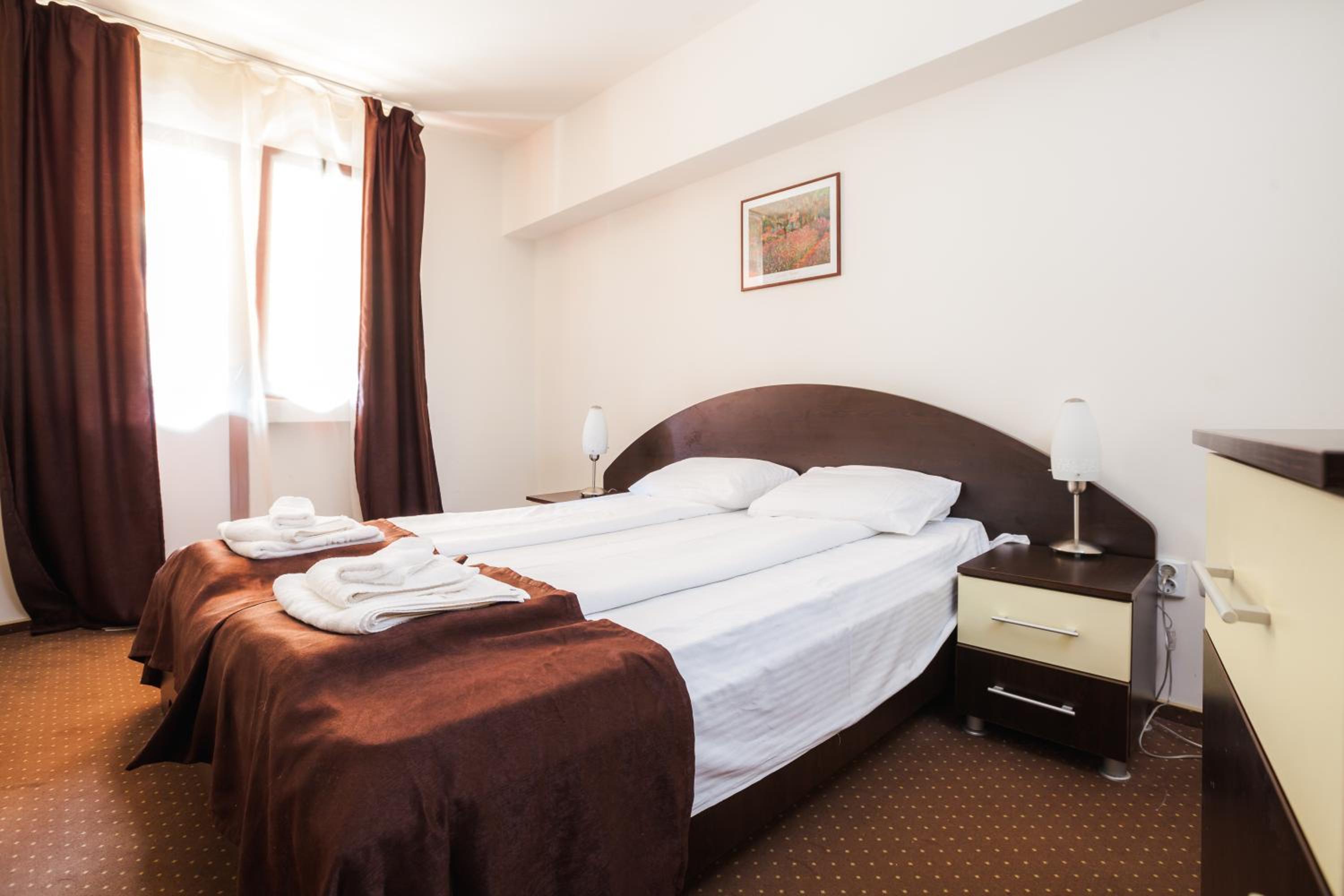 Double Room - Photo 2