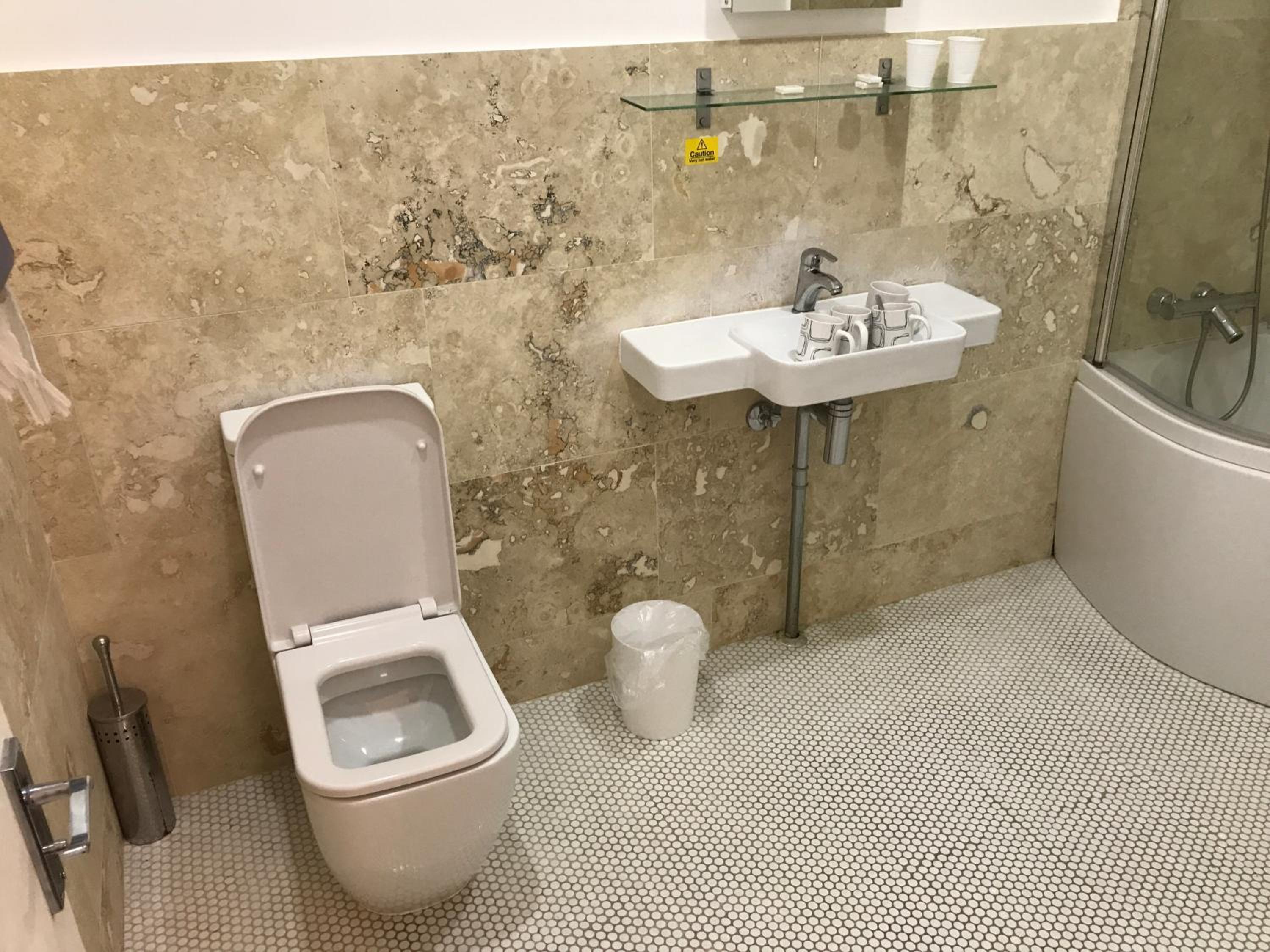 Quadruple Room - Photo 19