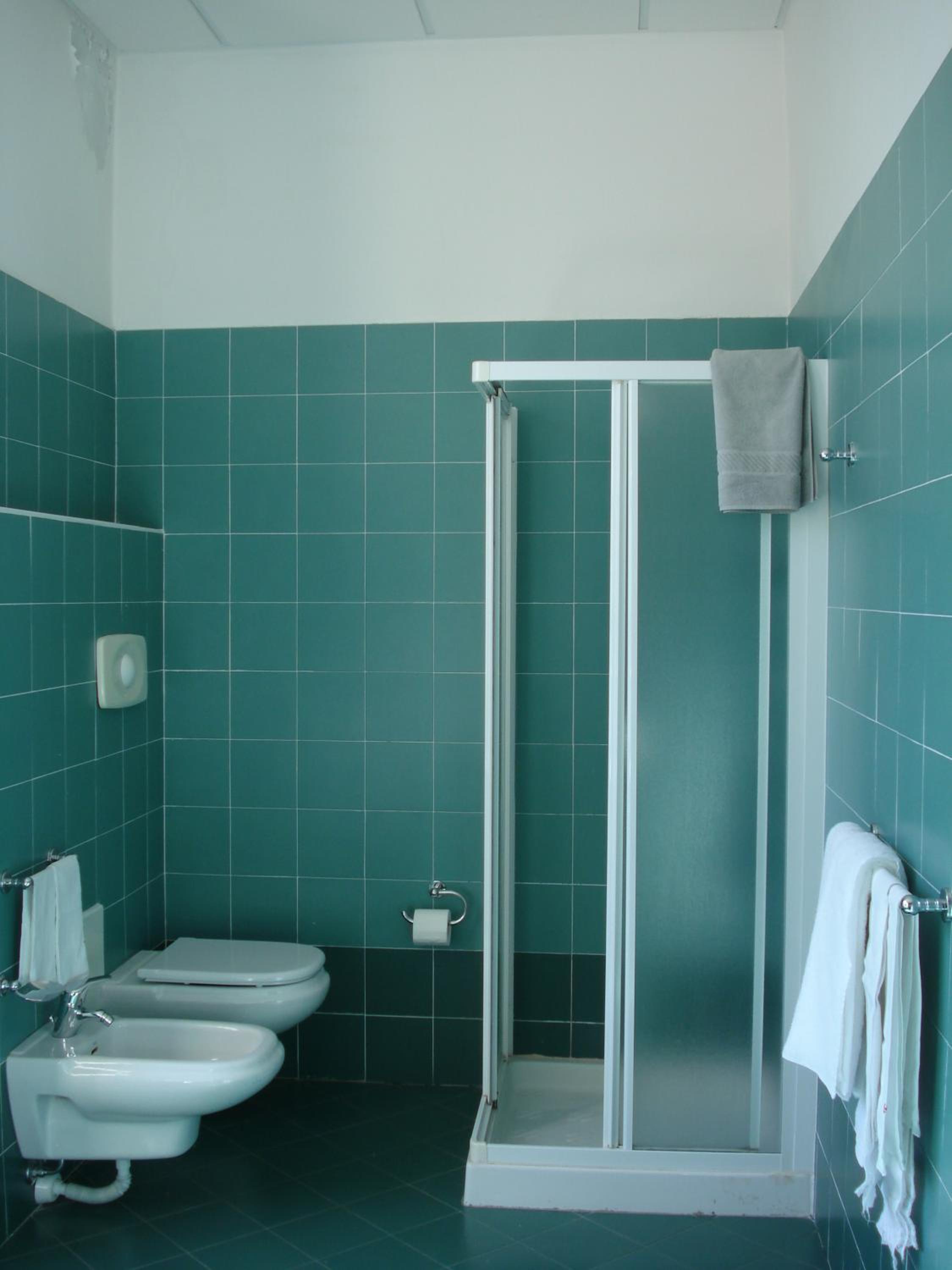 Deluxe Twin Room - Photo 10