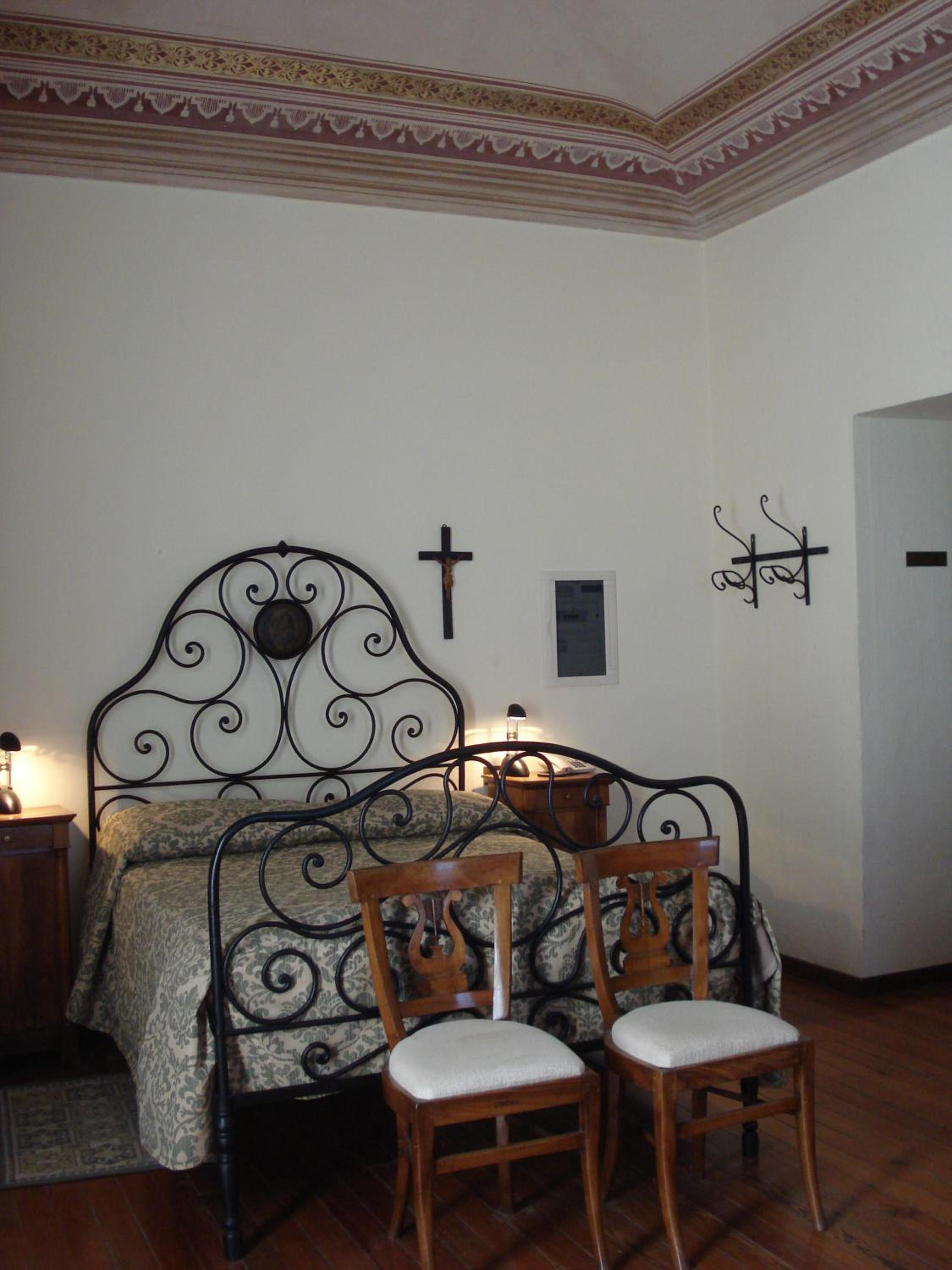 Deluxe Twin Room - Photo 8