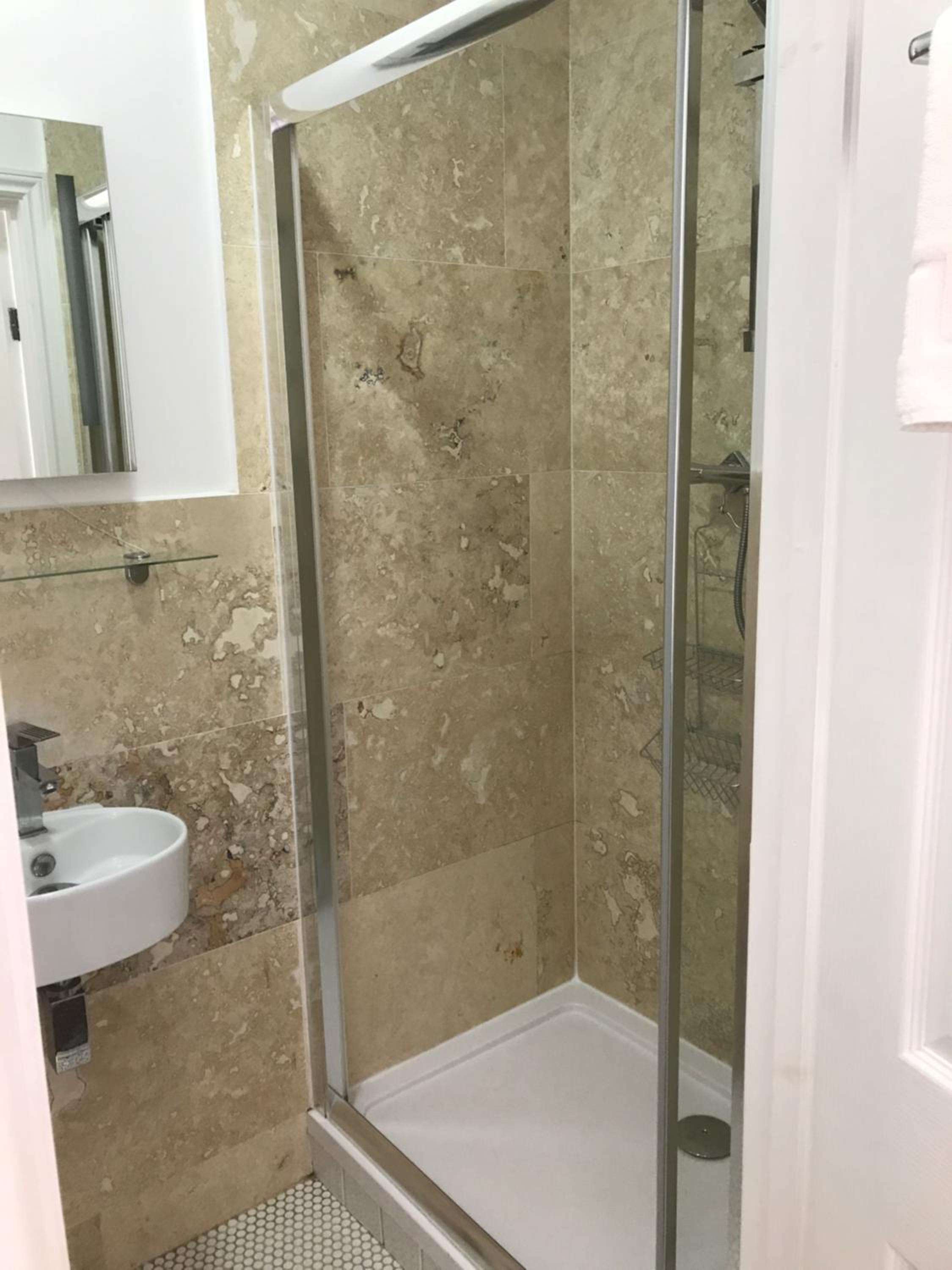 Double Room - Photo 19