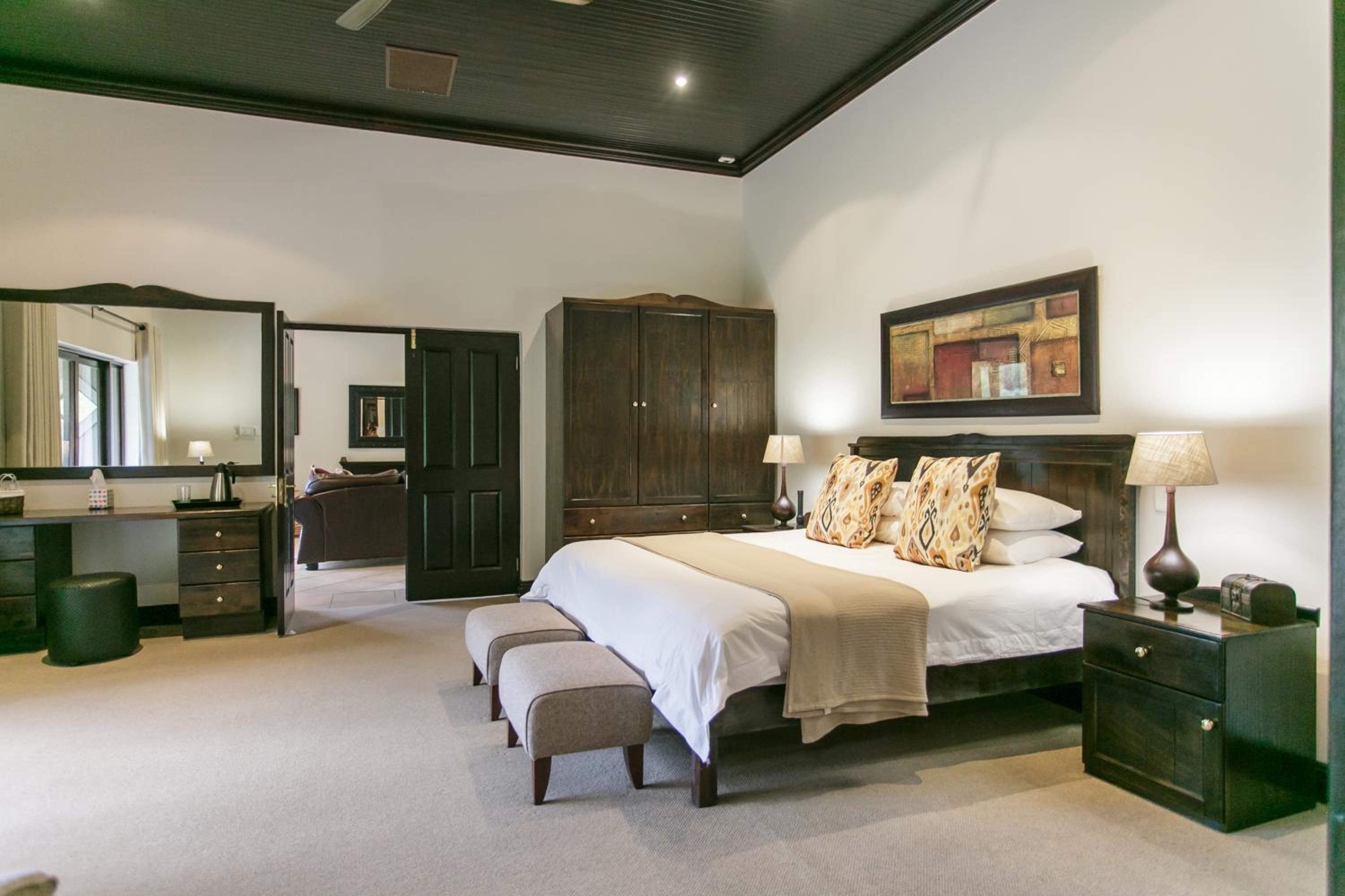 King Room with Mountain View - Photo 5