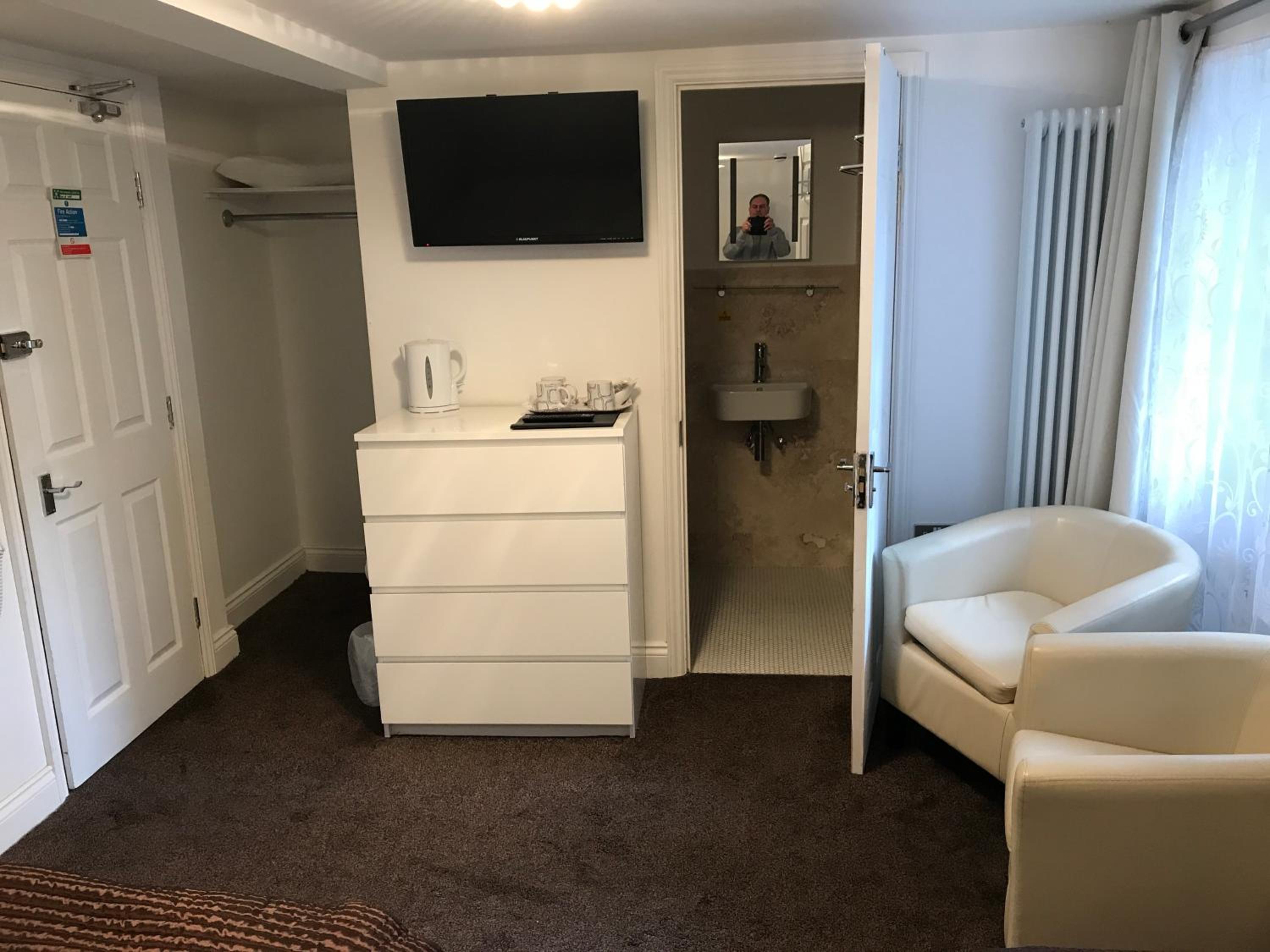 Double Room - Photo 22