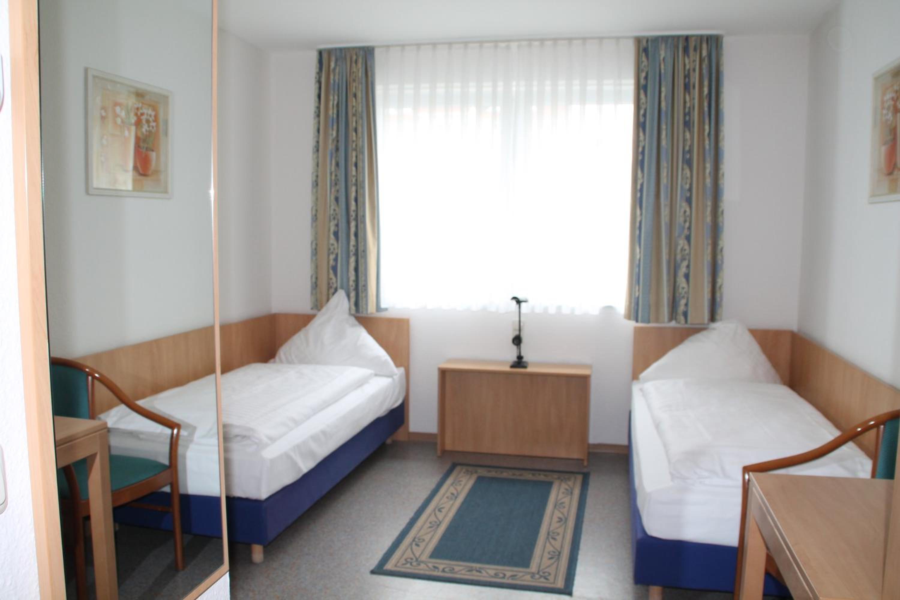 Twin Room - Photo 1