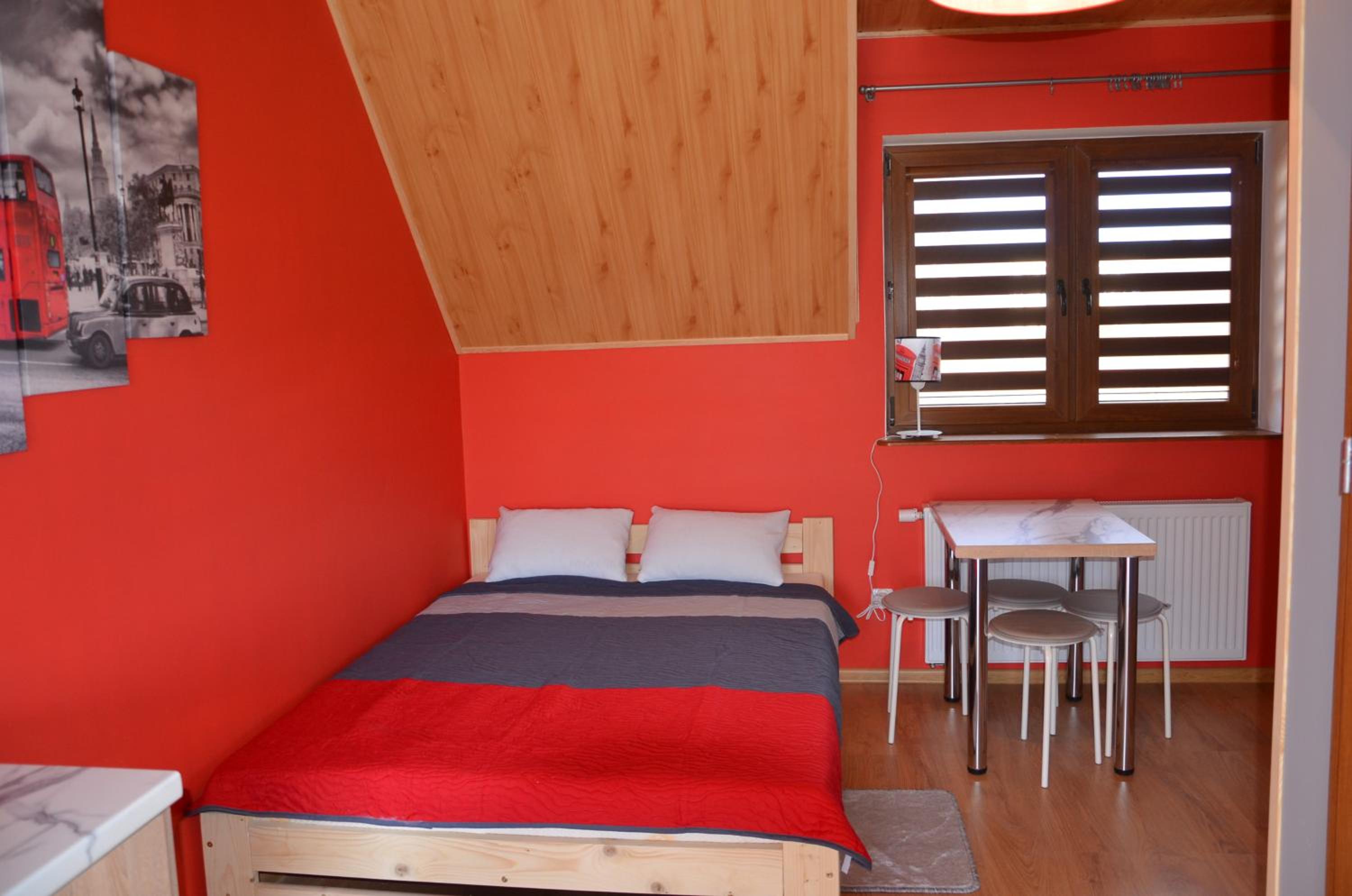 Quadruple Room with Private Bathroom photo 3