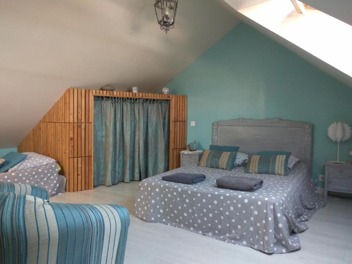 Three-Bedroom House - Photo 9