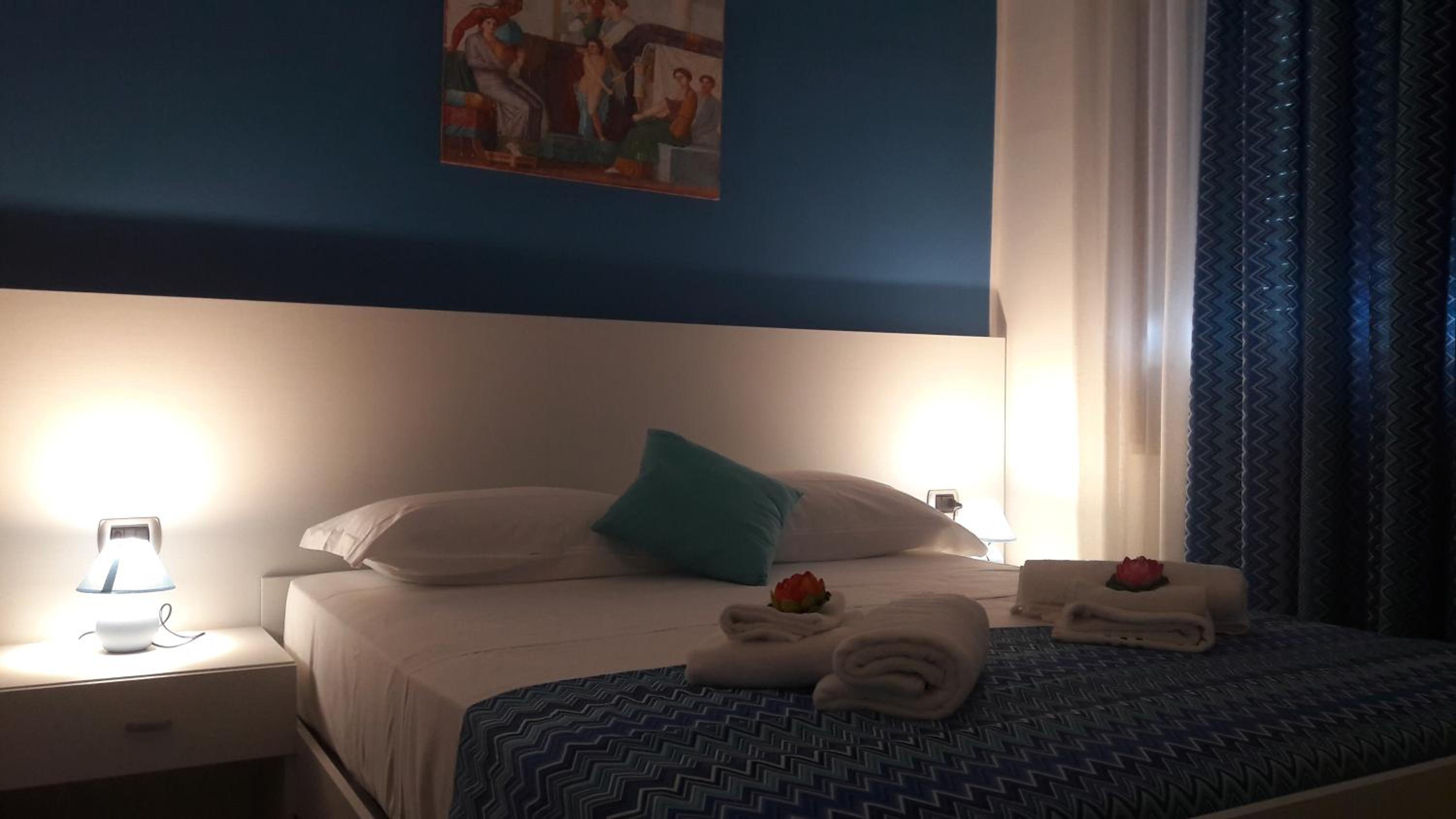 Double Room with Private External Bathroom photo 2