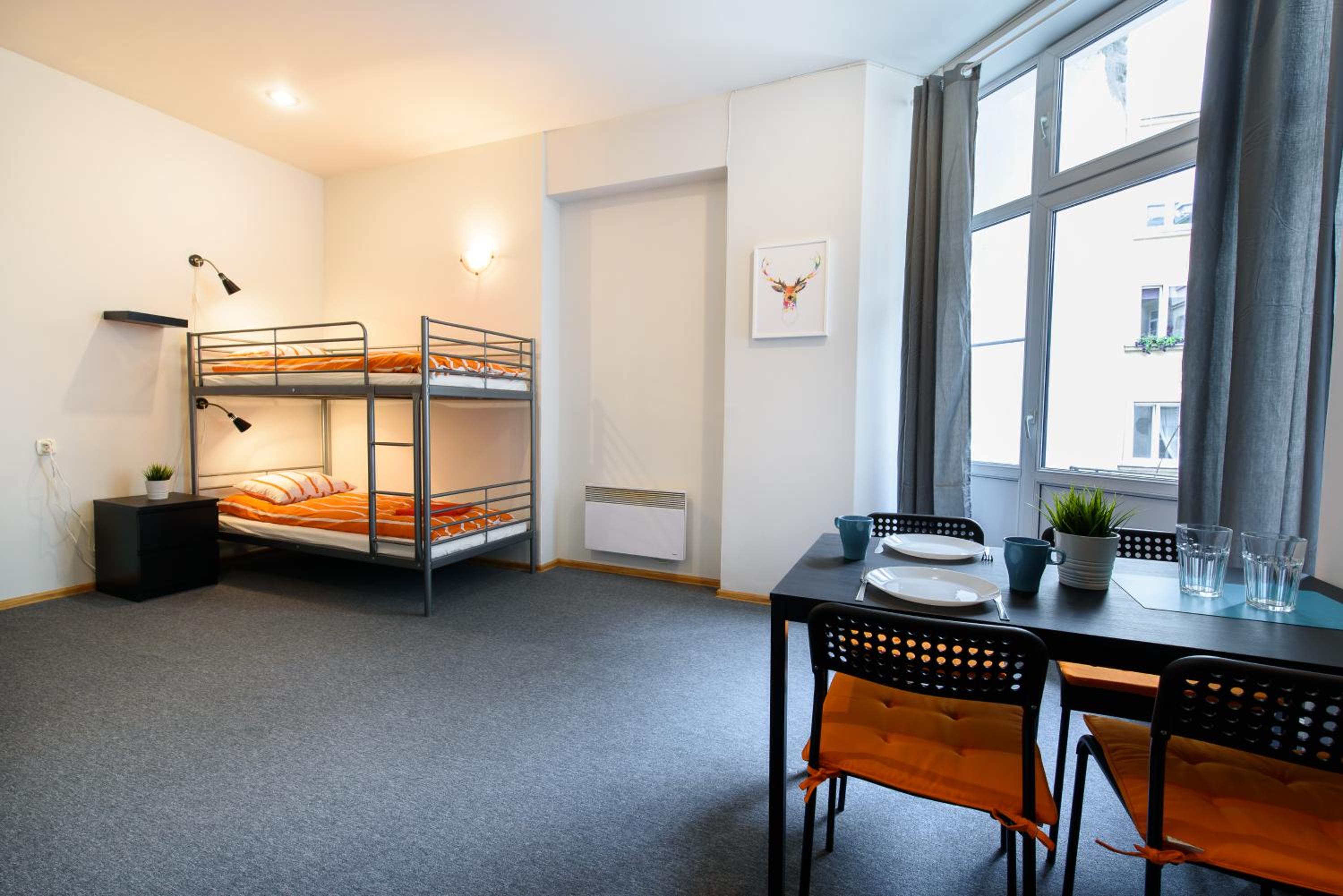Quadruple Room with Balcony - Photo 8