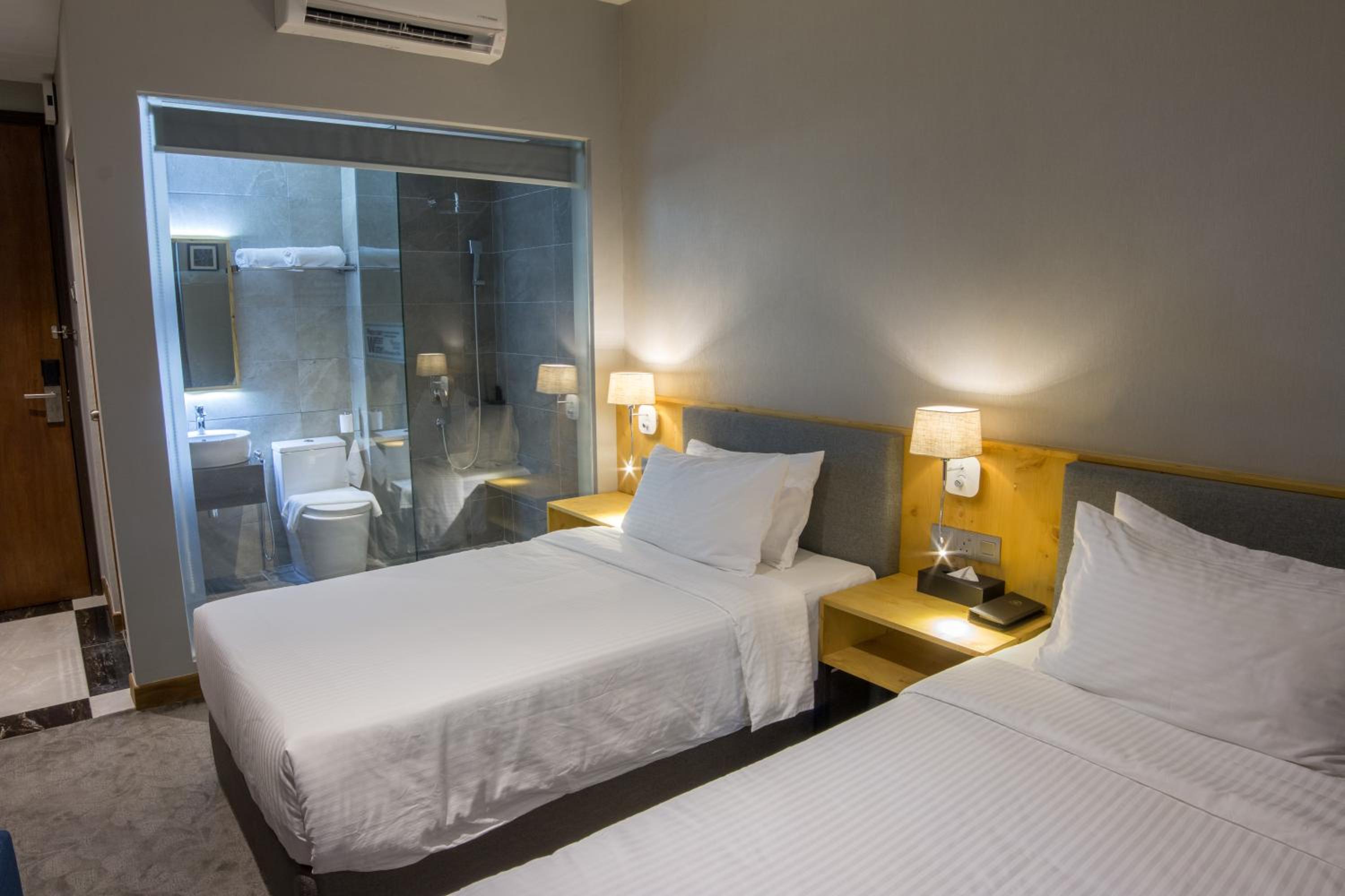 Deluxe Twin Room photo 3
