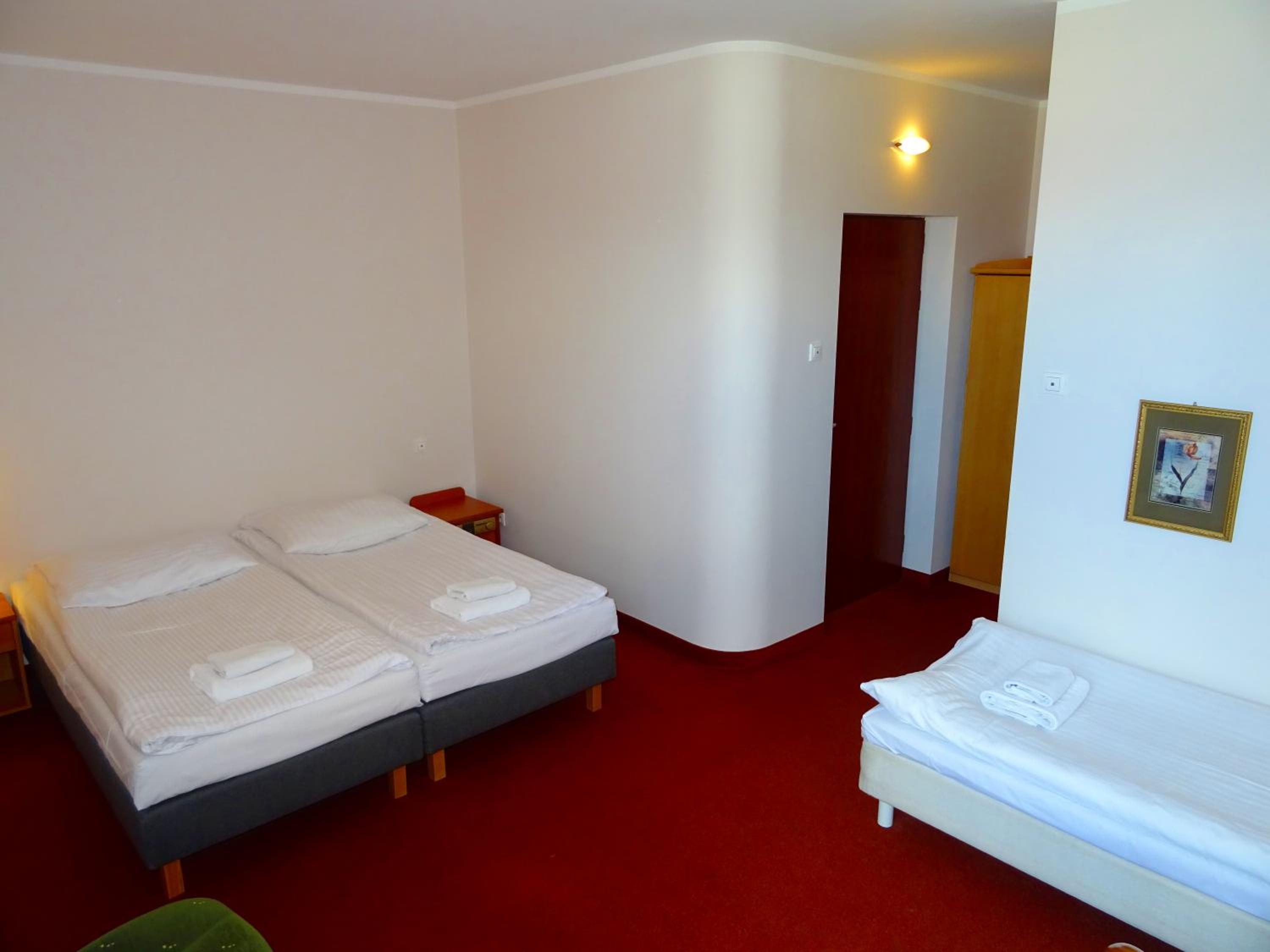 Comfort Triple Room - Photo 10