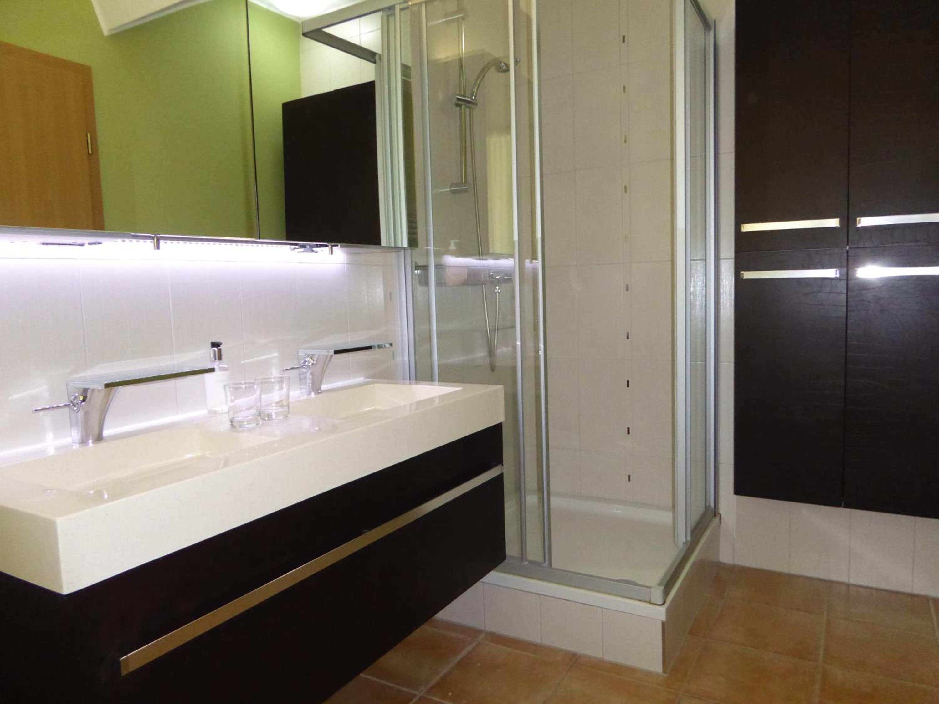 Double Room - Photo 7