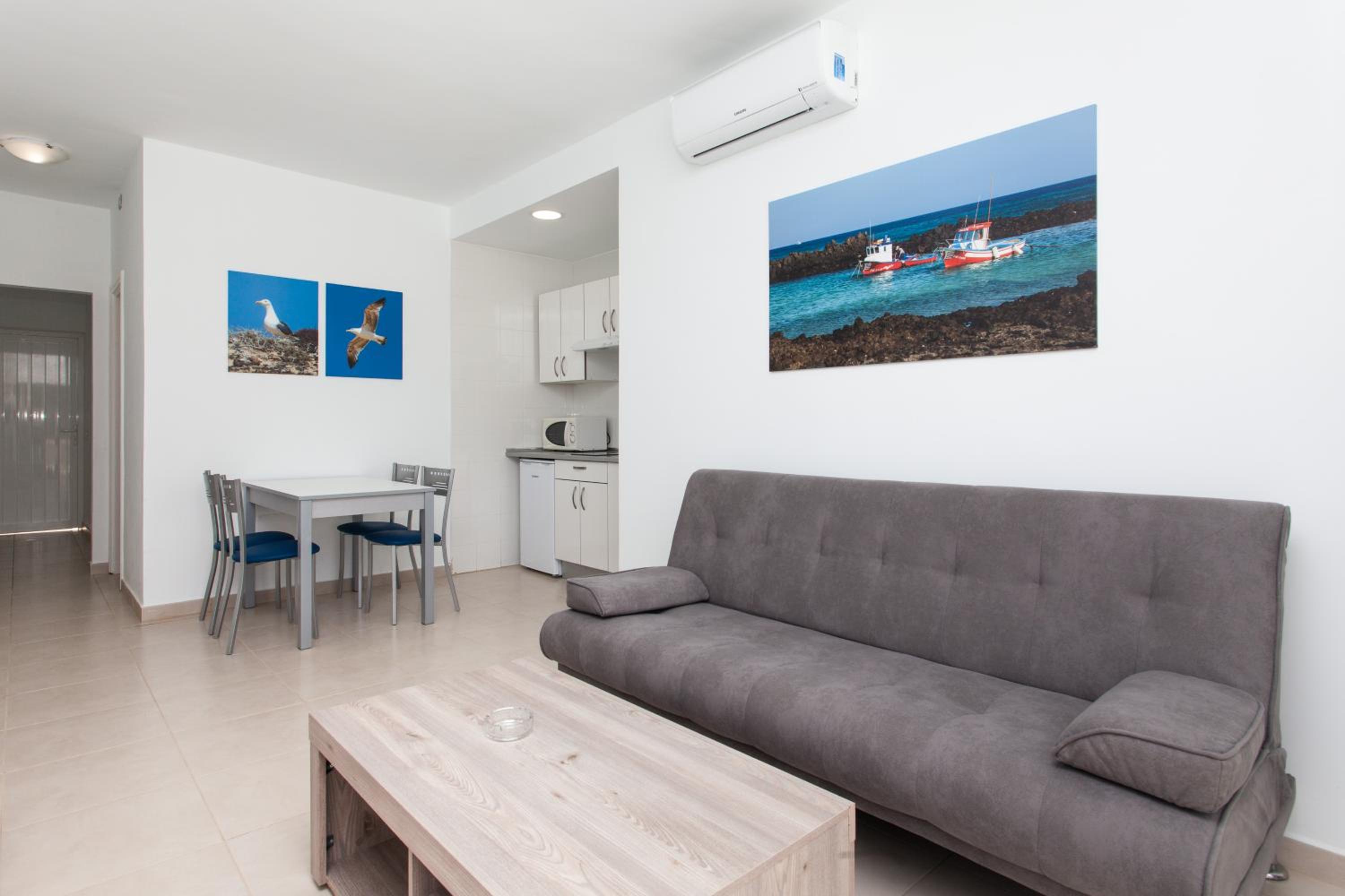 Apartamento de dos habitaciones con vista al mar