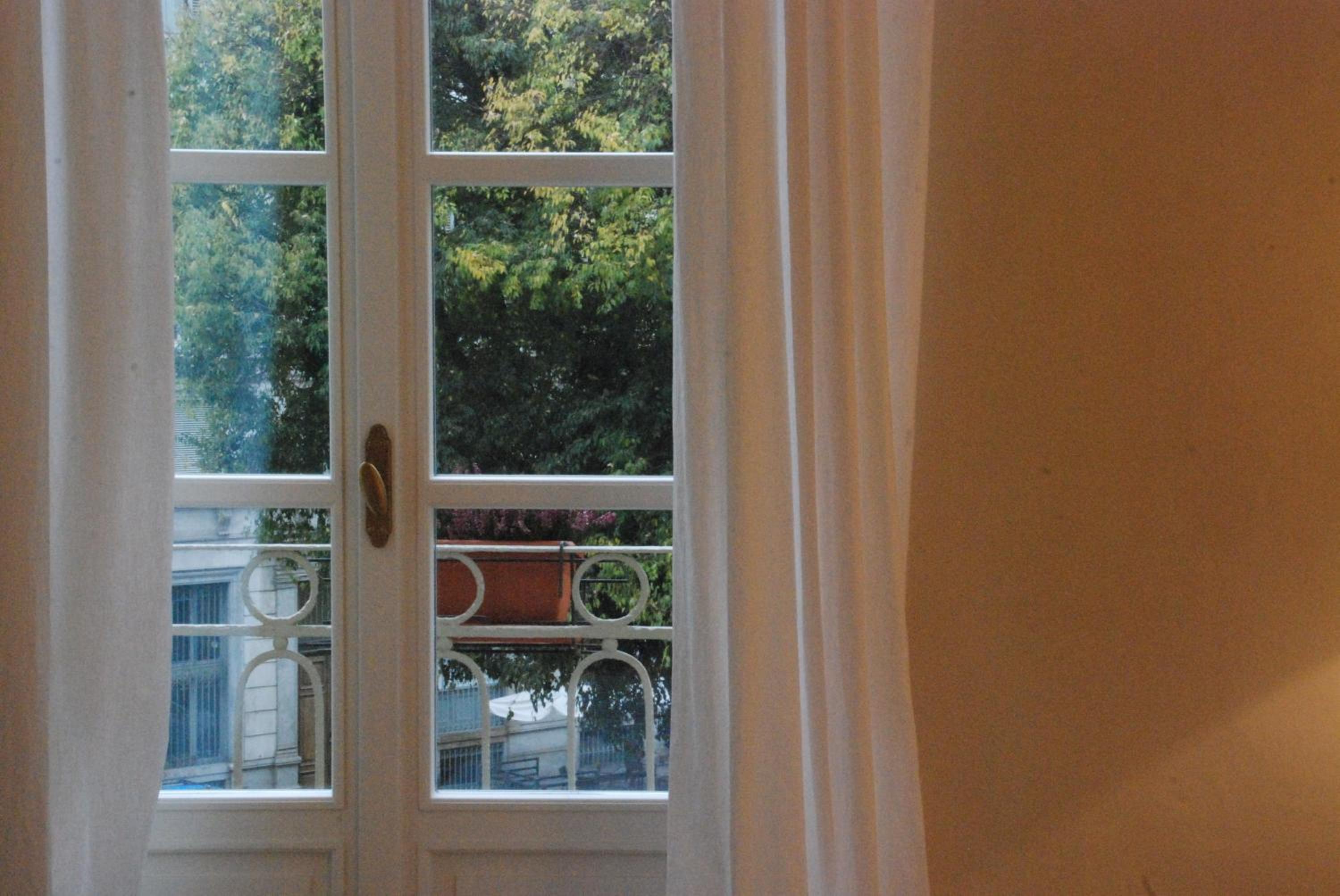 Three-Bedroom Apartment - Photo 2