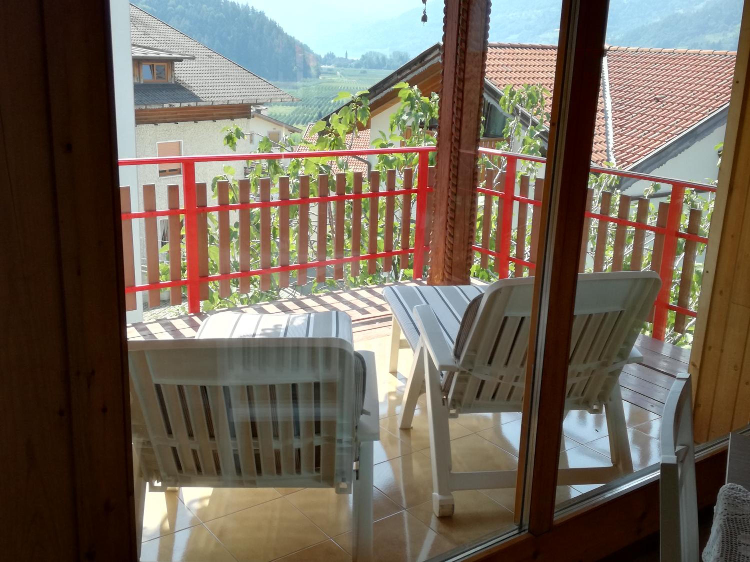 Apartment with Lake View - Photo 2