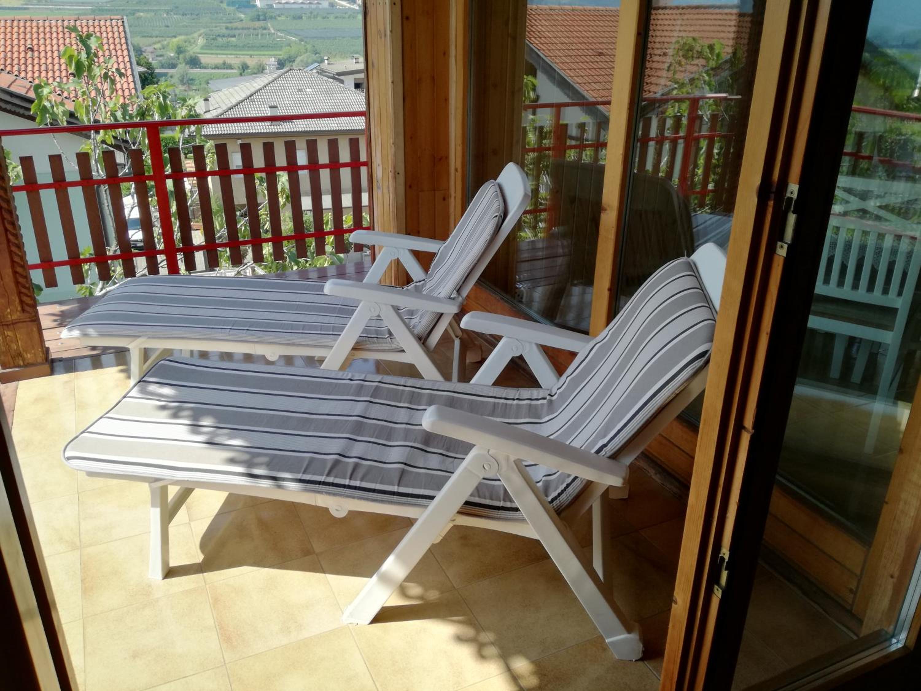 Apartment with Lake View - Photo 26