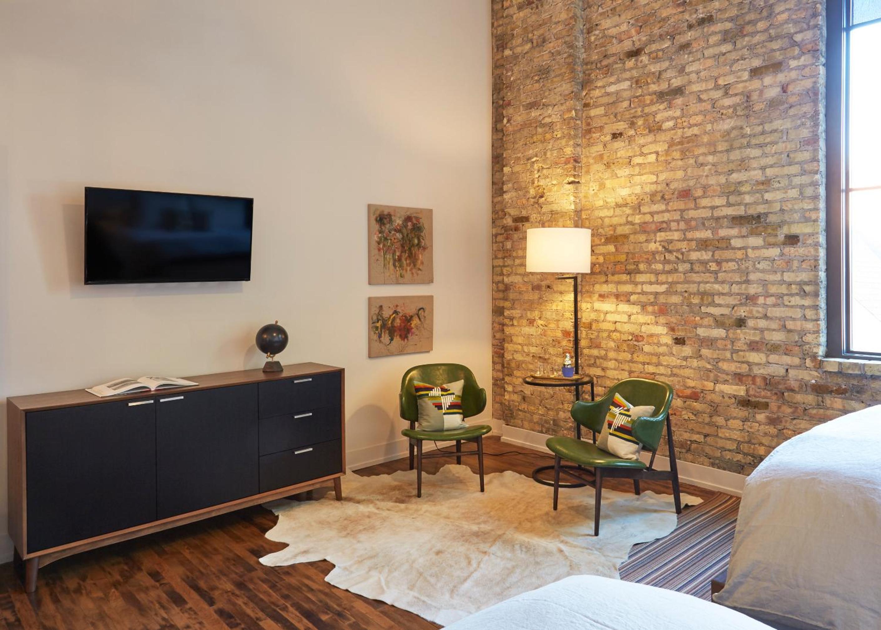 Queen Suite (Suite 3) photo 3