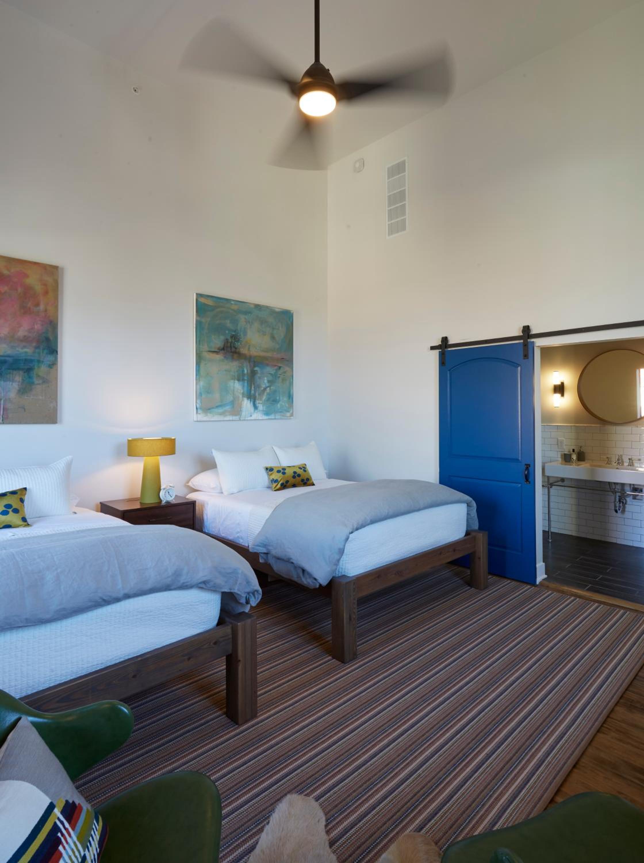 Queen Suite (Suite 7) photo 2