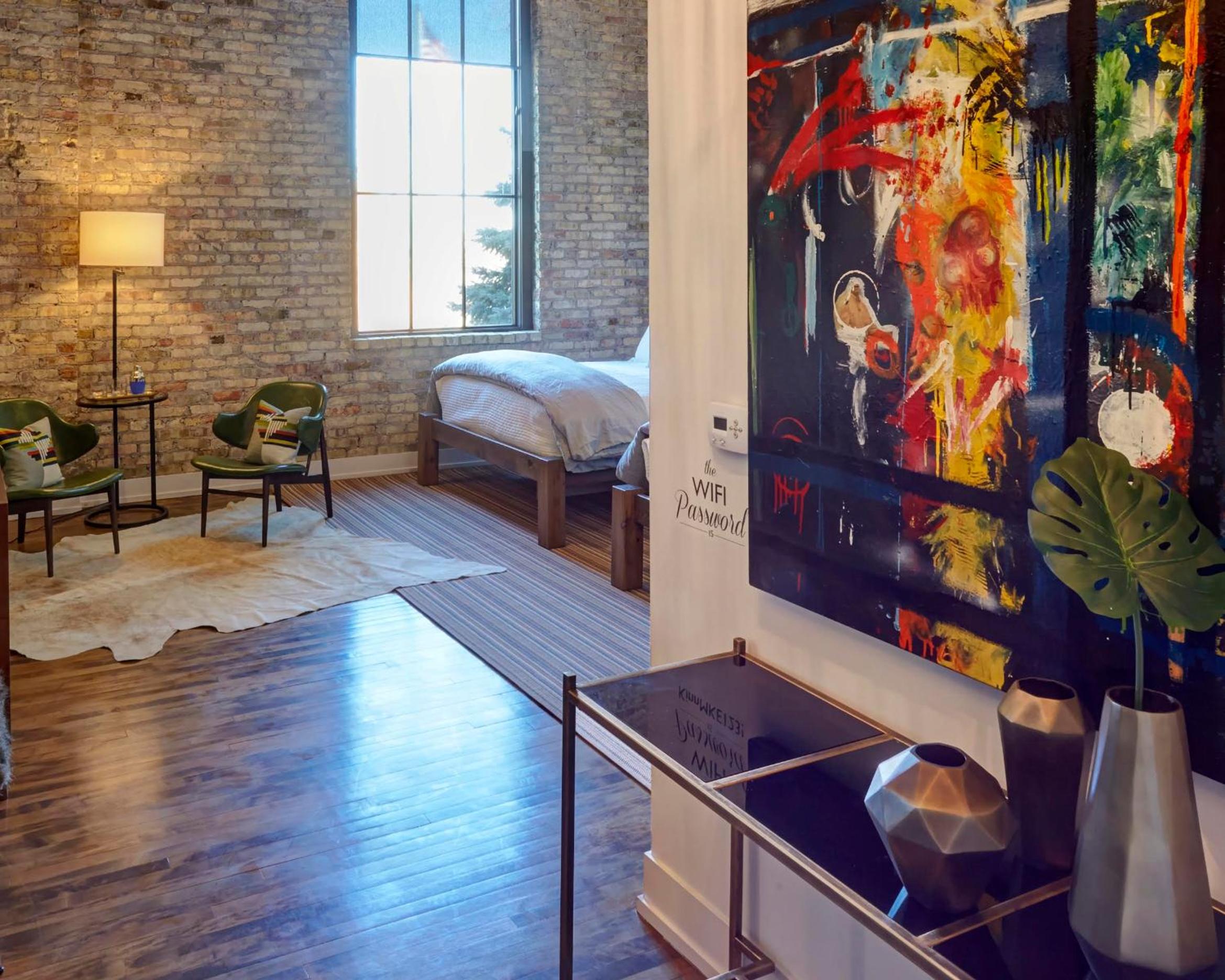 Queen Suite (Suite 3) photo 2