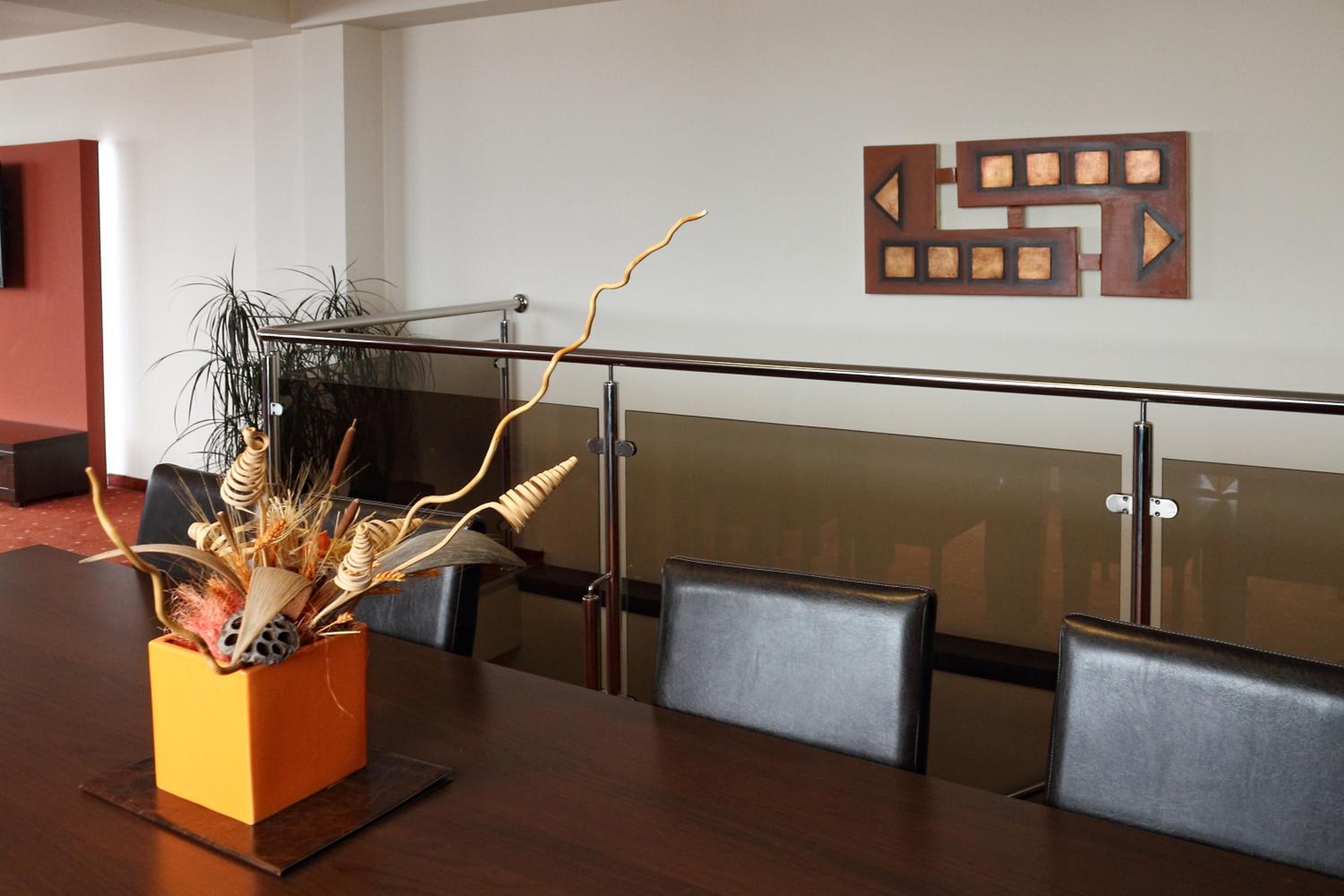 One-Bedroom Apartment with Terrace - Photo 11