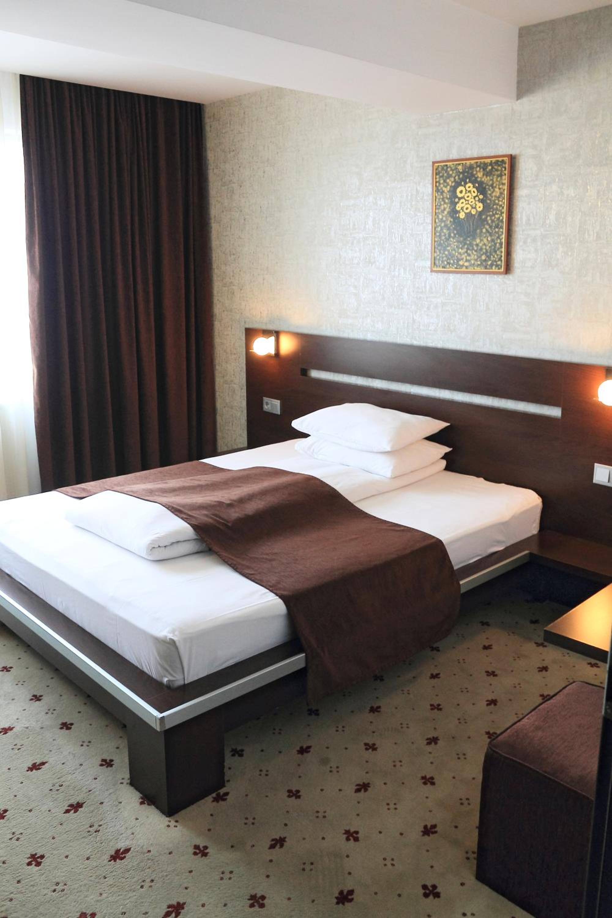 Standard Double Room - Photo 1