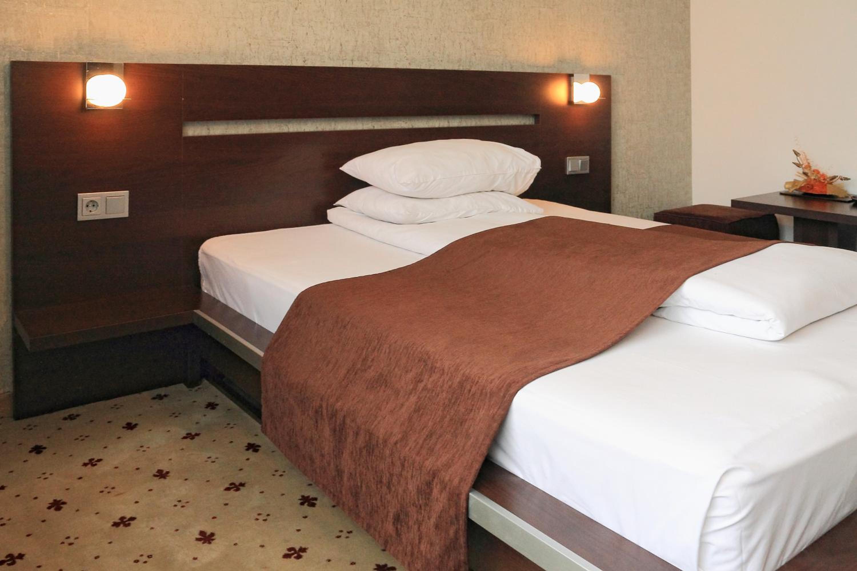 Standard Double Room - Photo 4