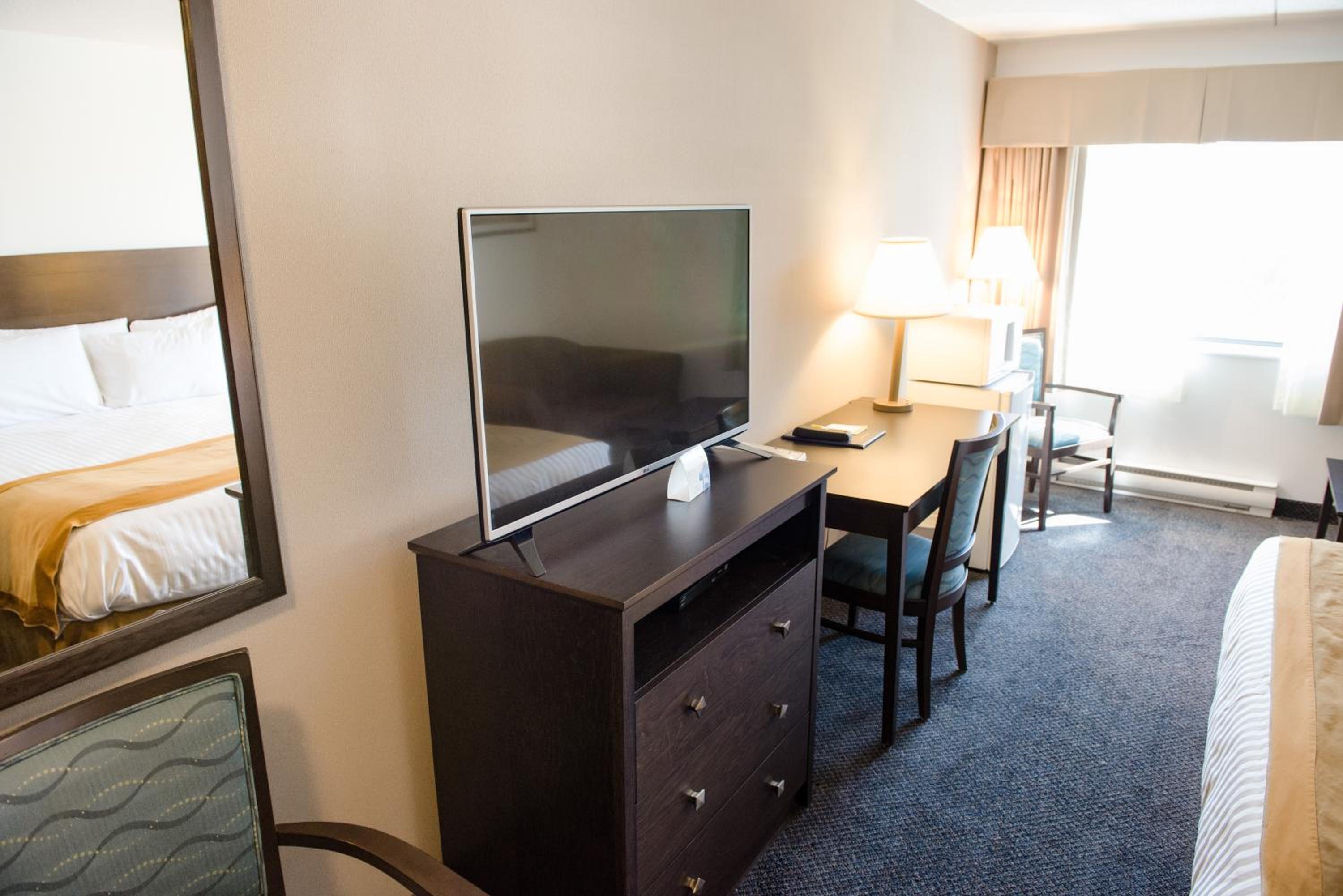 Deluxe Double Room With Two Double Beds - Non-Smoking