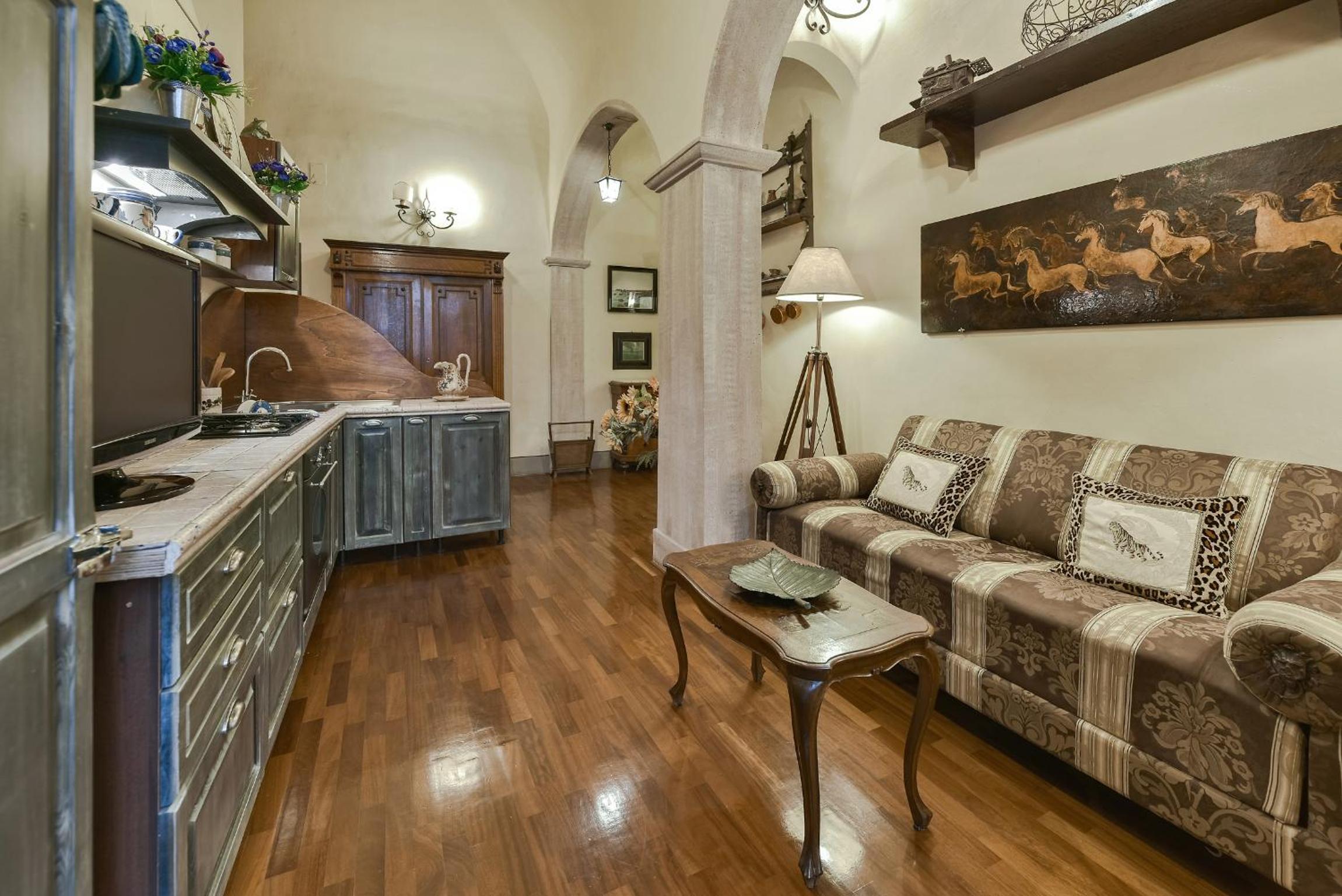 Luxury Apartment with City View - Photo 11