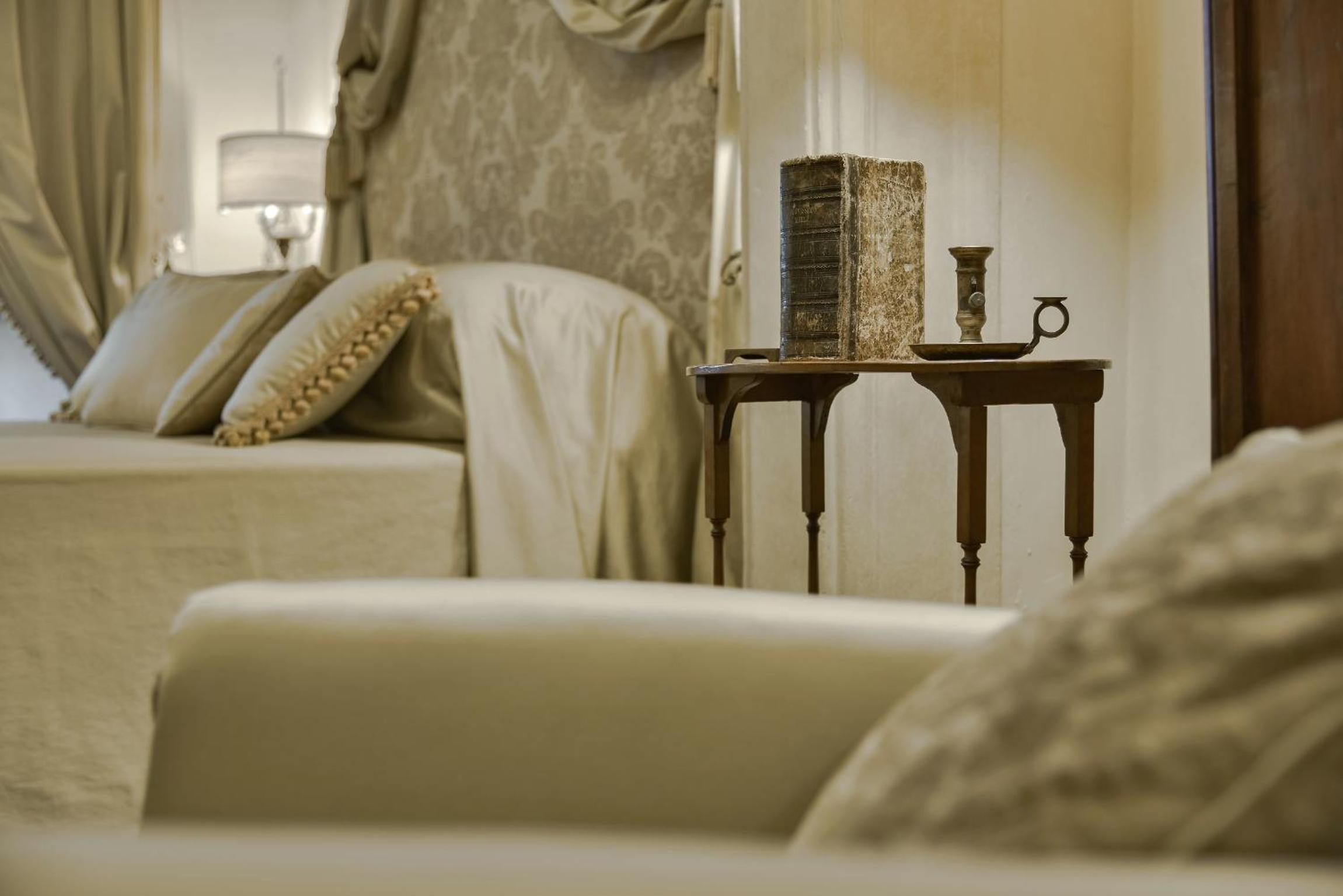 Luxury Apartment with City View - Photo 8