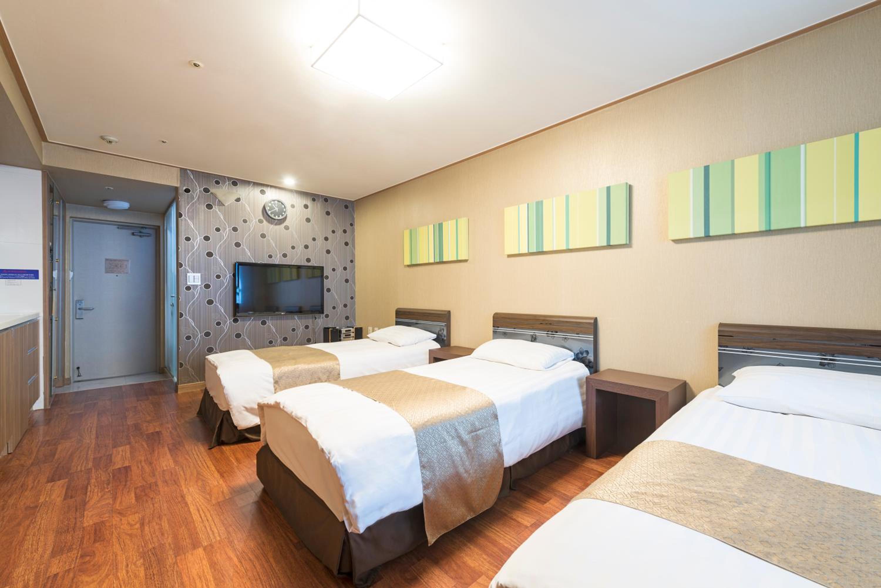 Deluxe Triple Room - Photo 5