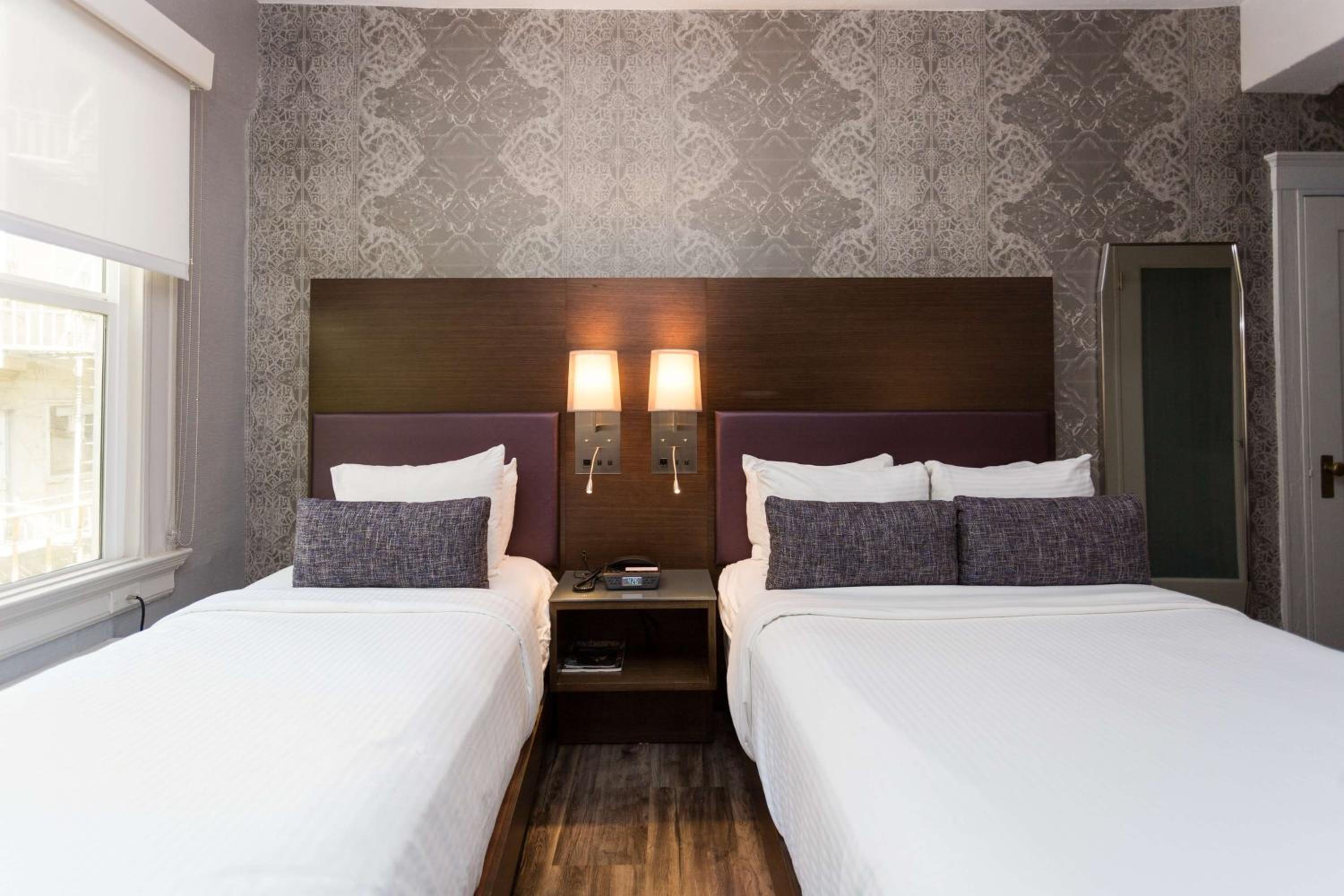 Triple Room with One Double Bed and One Single Bed - Non-Smoking - Photo 3