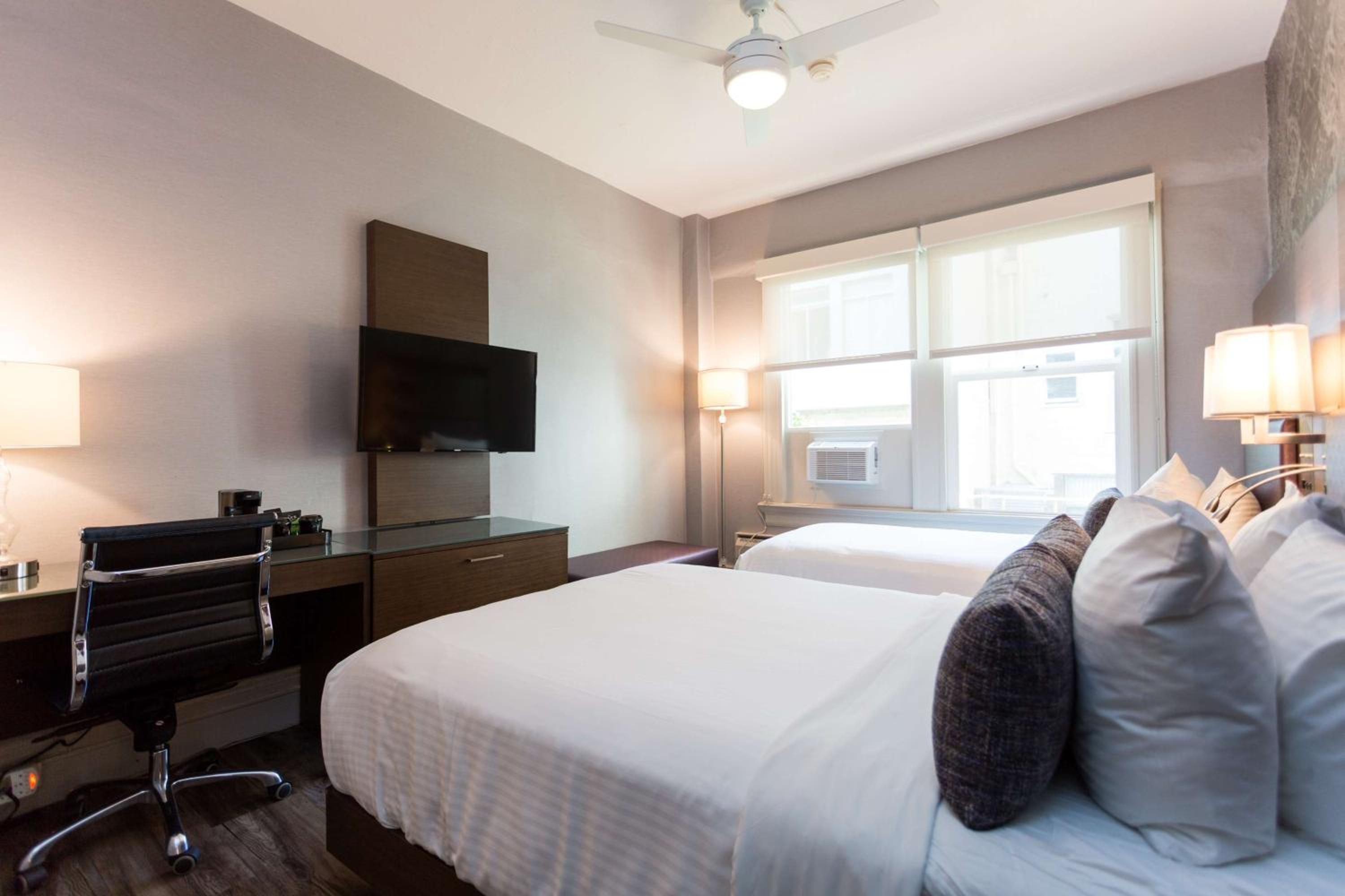 Triple Room with One Double Bed and One Single Bed - Non-Smoking - Photo 2
