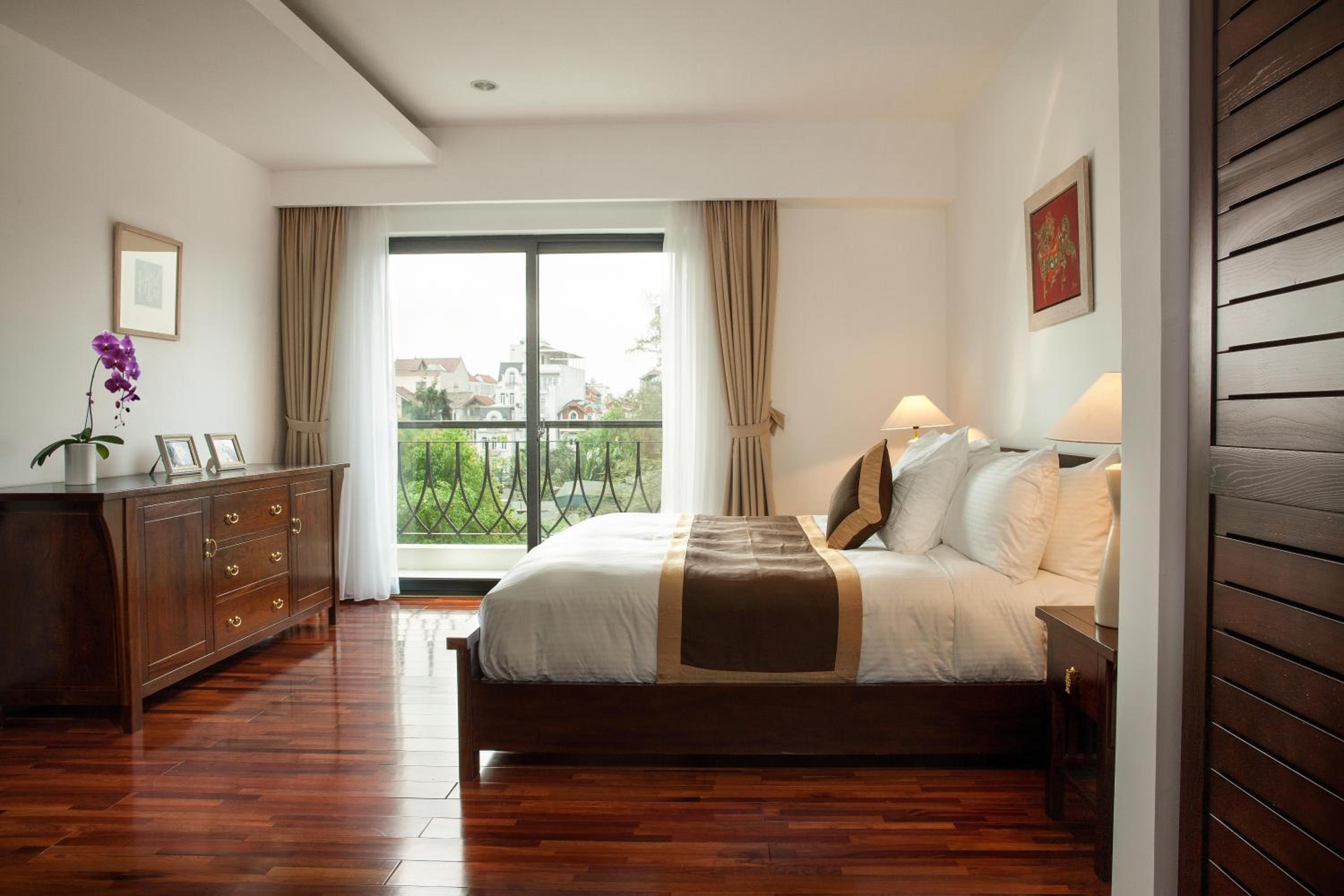 One-Bedroom Apartment With Balcony photo 2