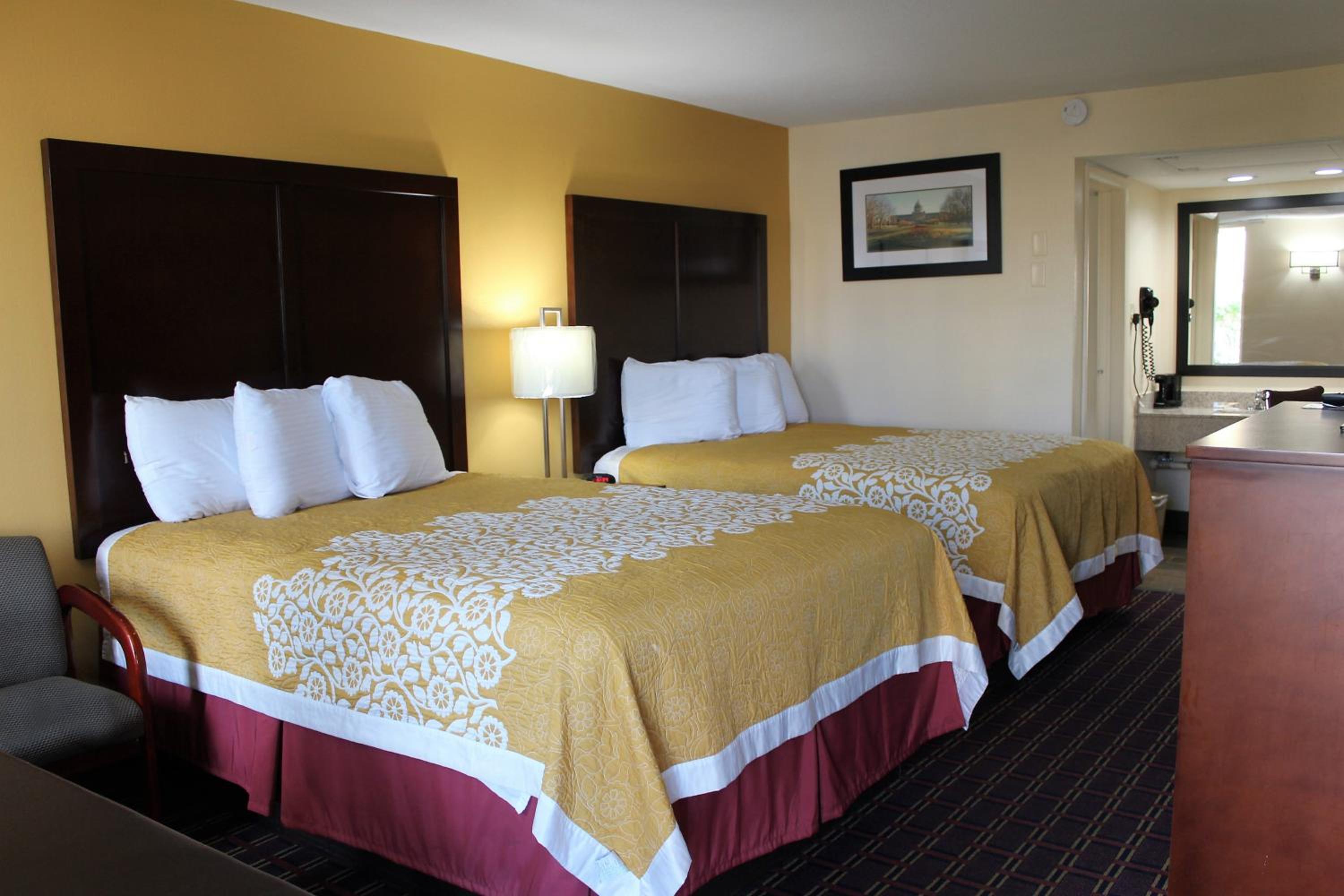 Queen Room with Two Queen Beds - Smoking - Photo 1