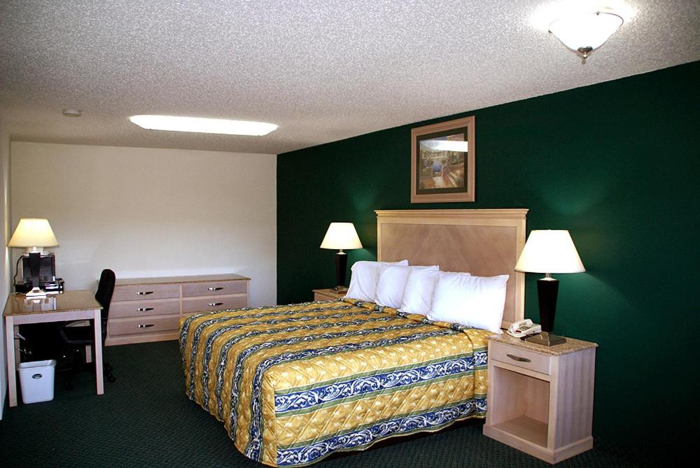 Standard King Room - Photo 6