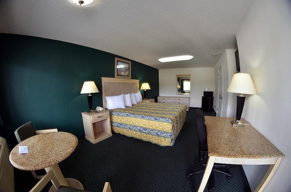 Standard King Room - Photo 1