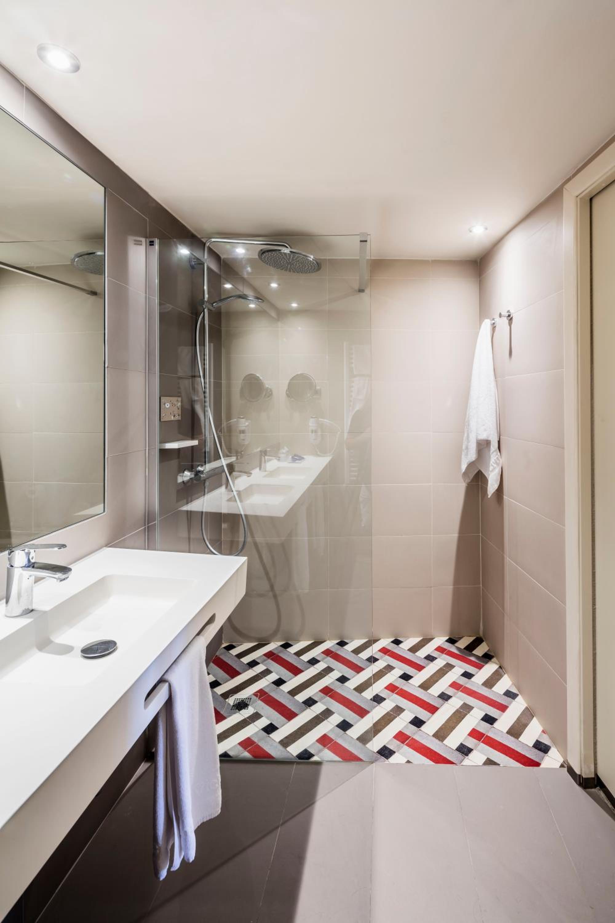 Standard Double or Twin Room - Photo 3