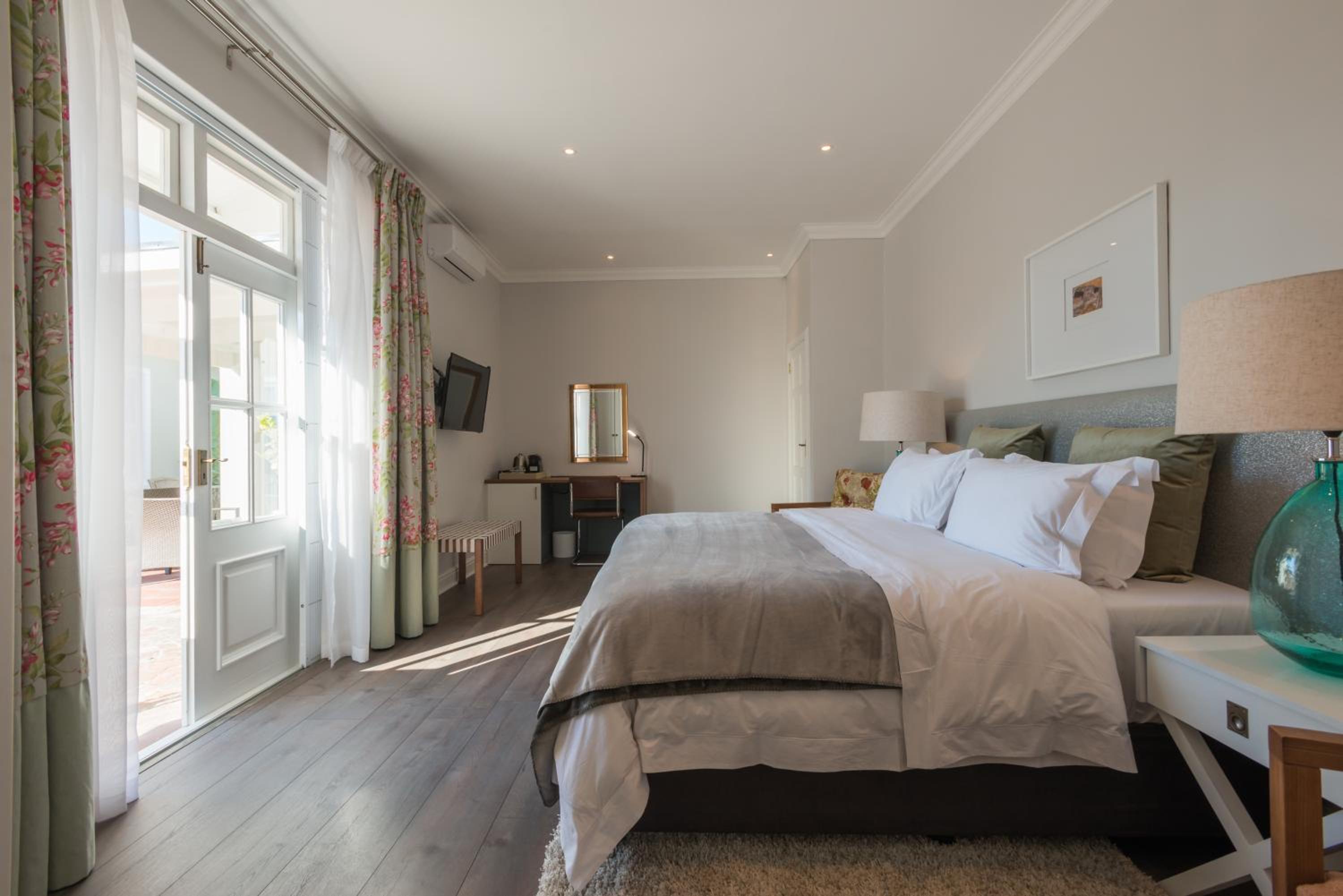 Deluxe Double or Twin Room with Pool View
