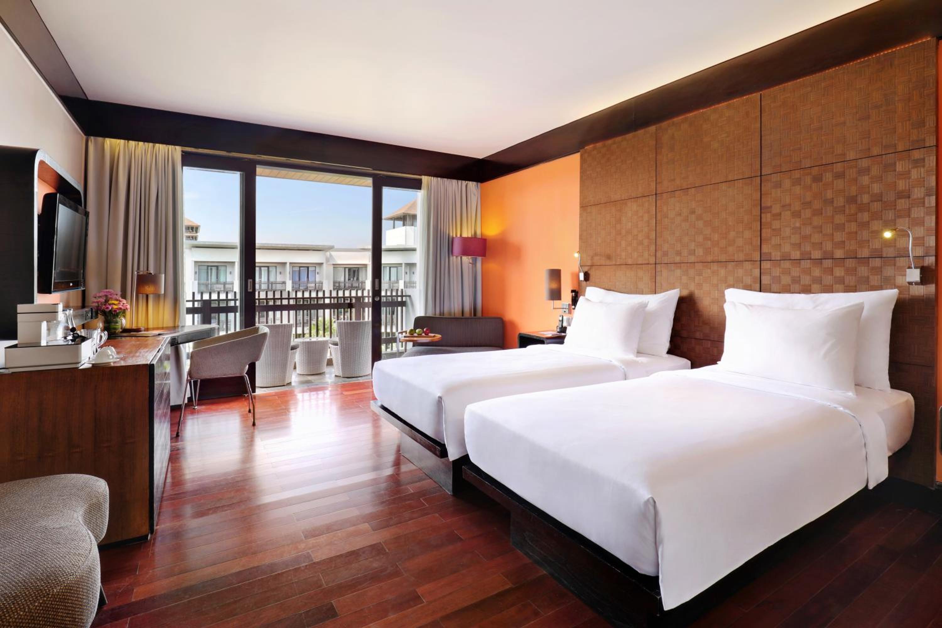 Deluxe Room, 2 Single Beds, Garden View with Free Kids and Resort Activities - Photo 4