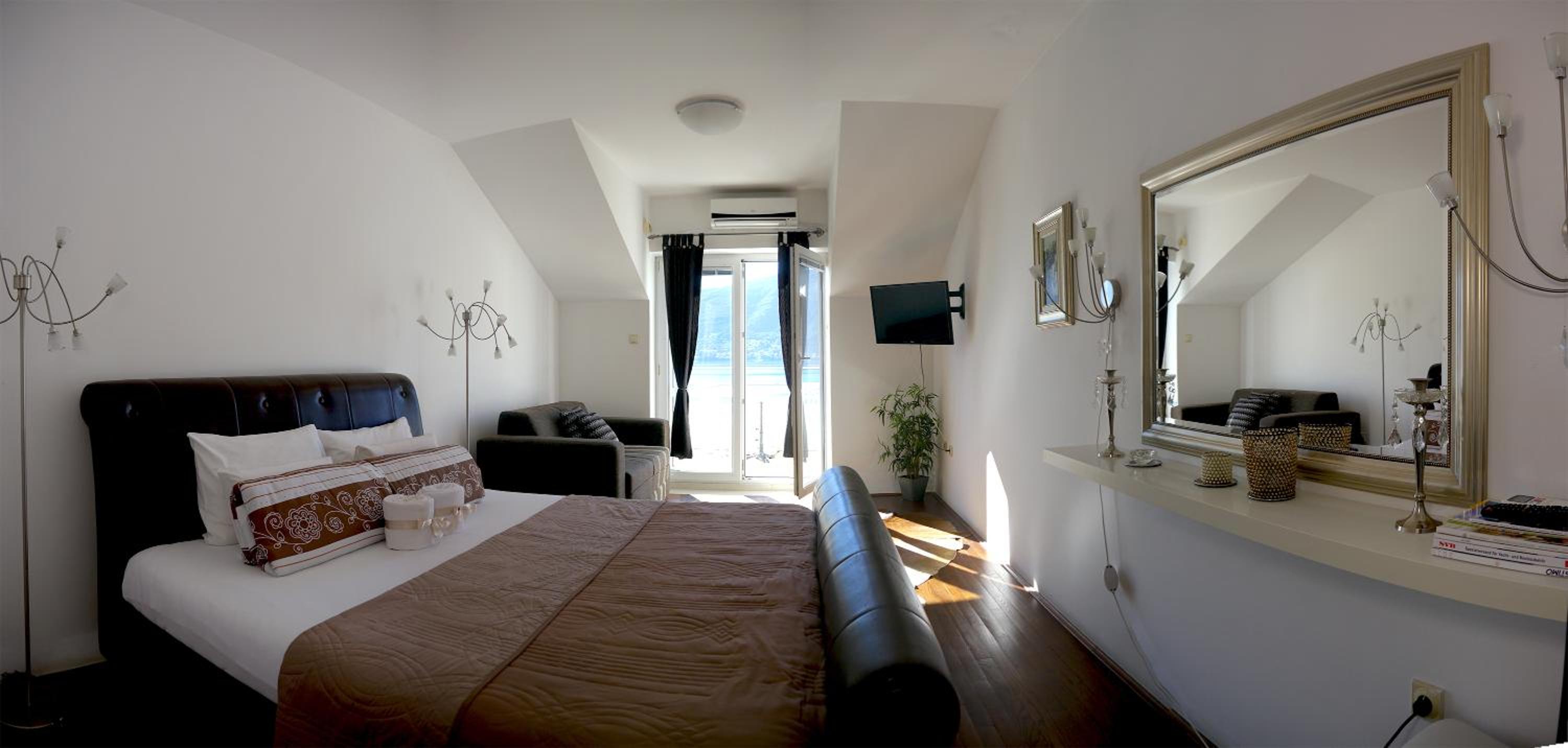 Standard Triple Room with Sea View
