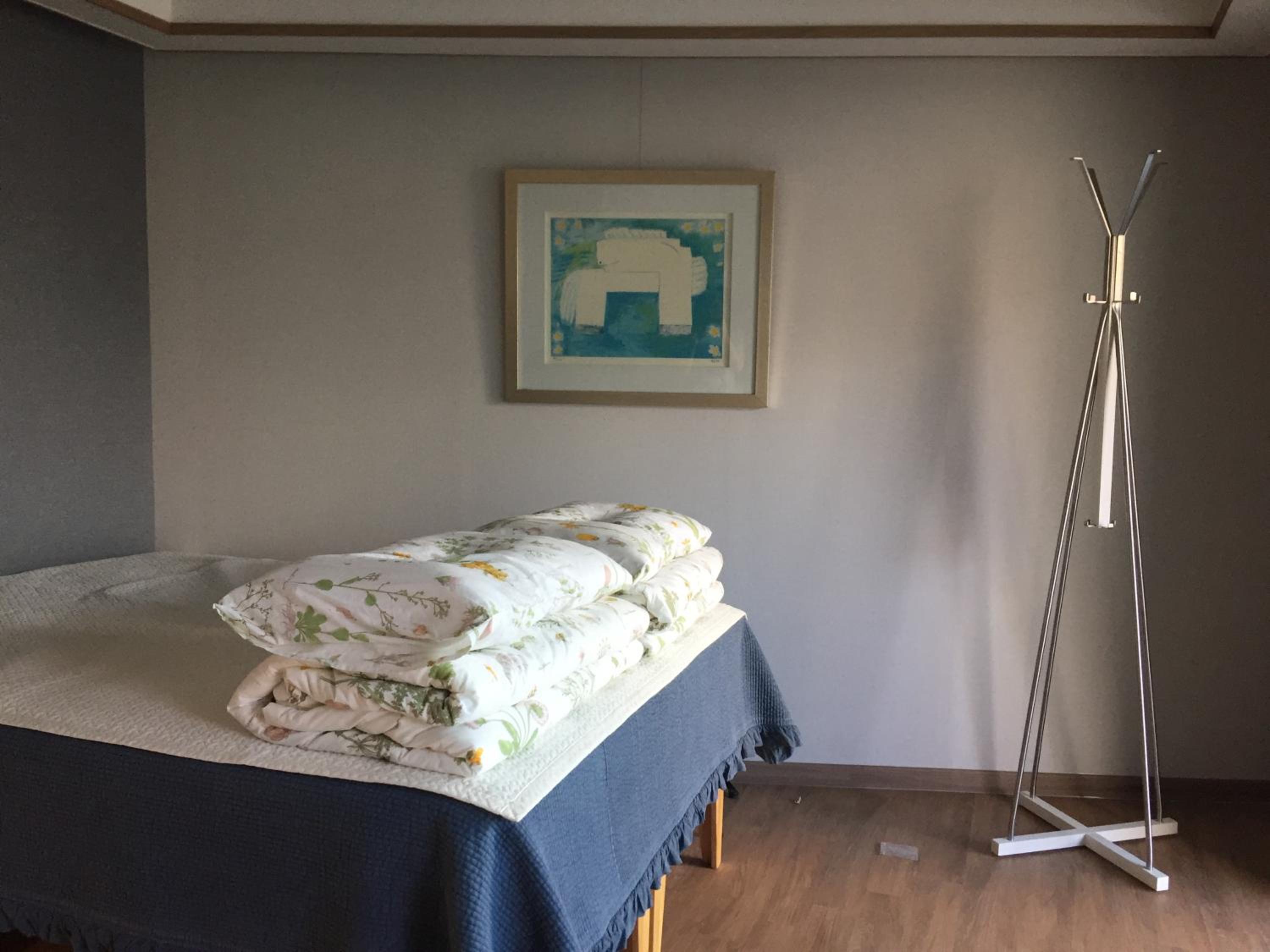 Family Room with Private Bathroom photo 3