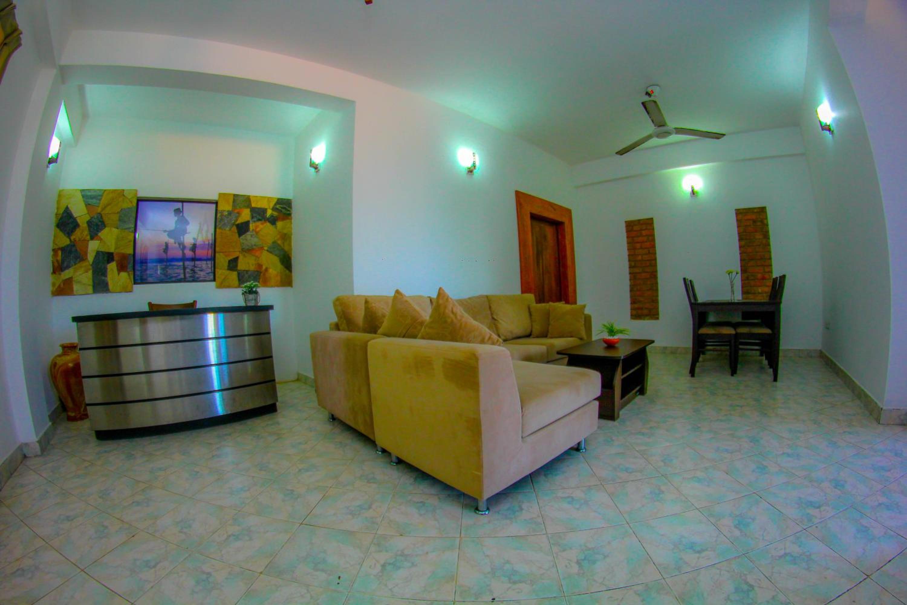 Deluxe Family Room photo 2
