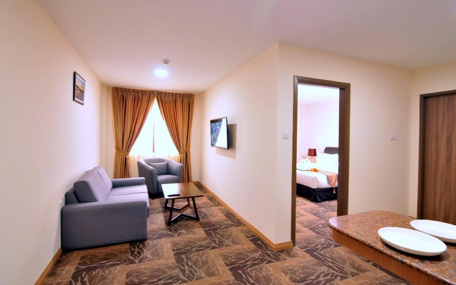 One-Bedroom King Suite photo 3
