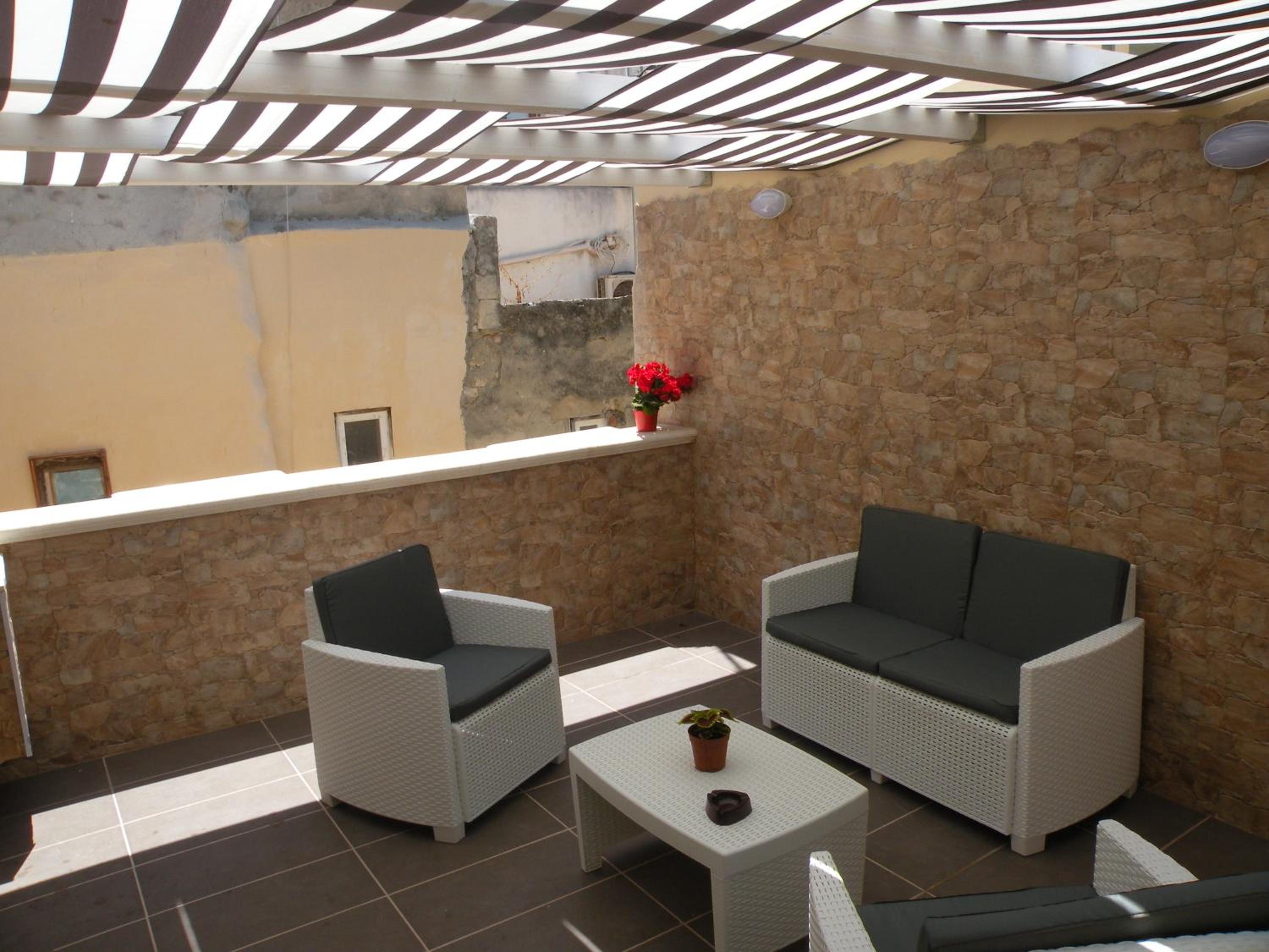 Two-Bedroom Apartment - Photo 17