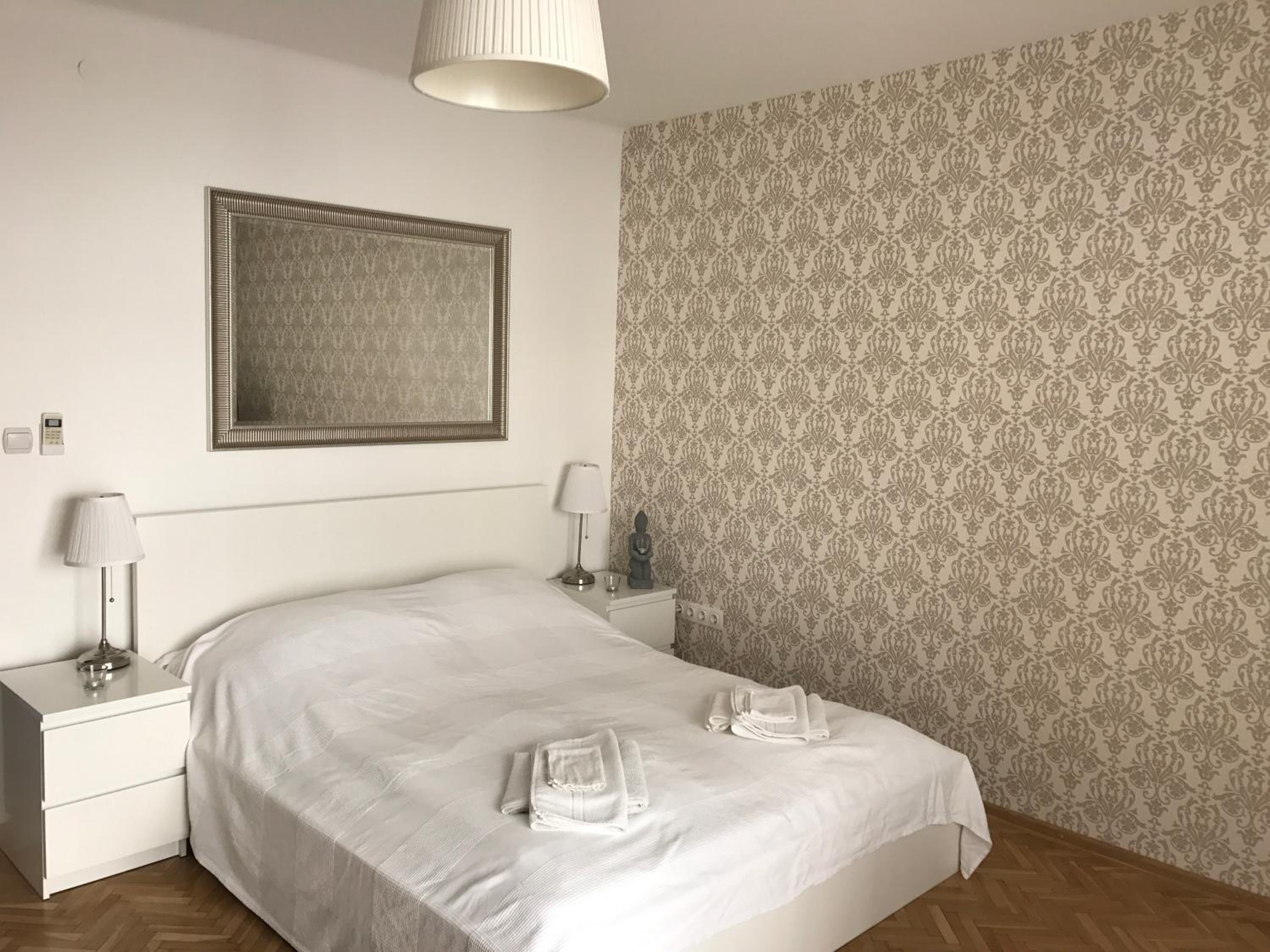 Apartment with Terrace - Photo 26