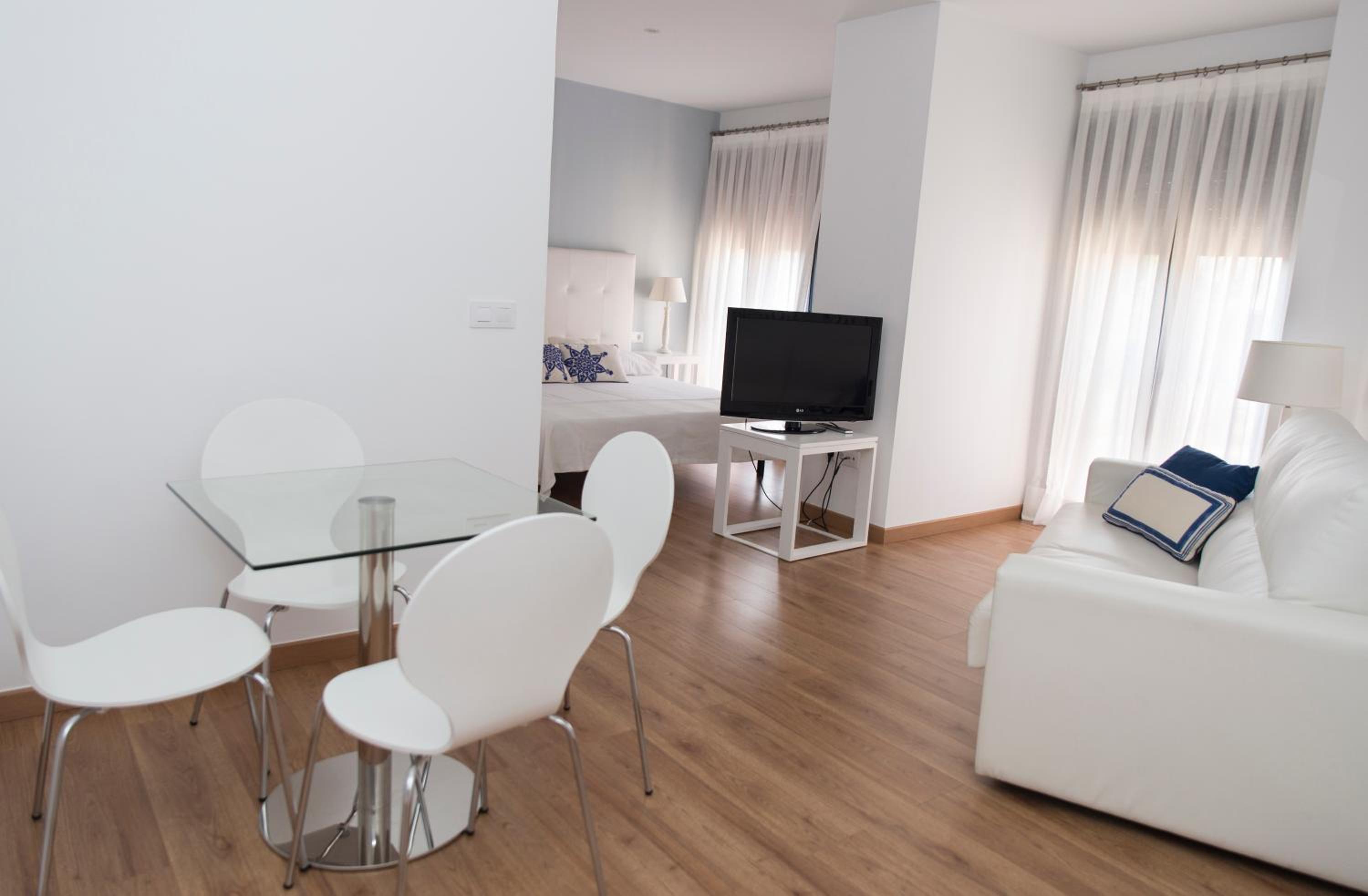 Estudio con sofá cama