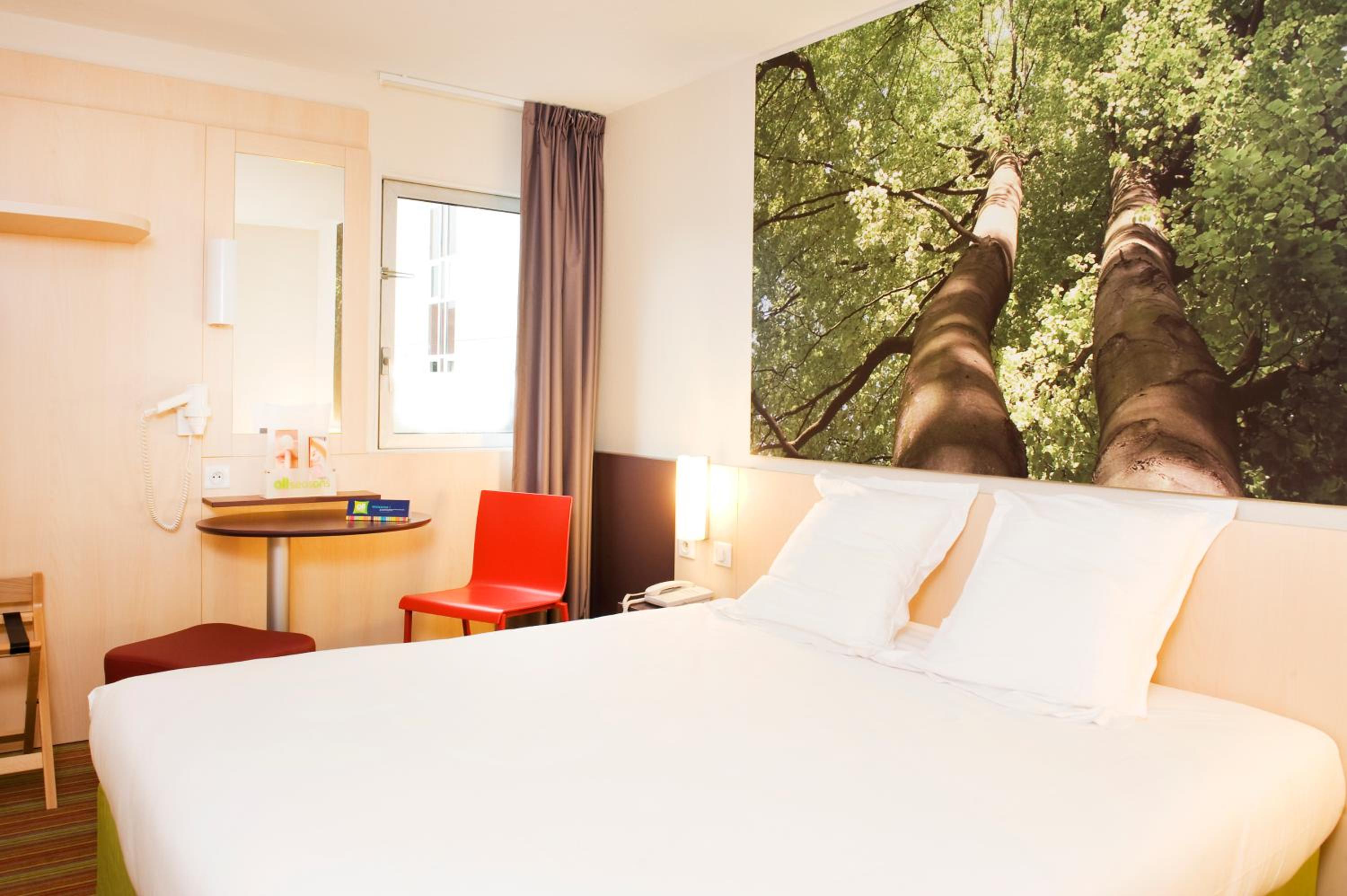 Standard Double Room - Photo 9