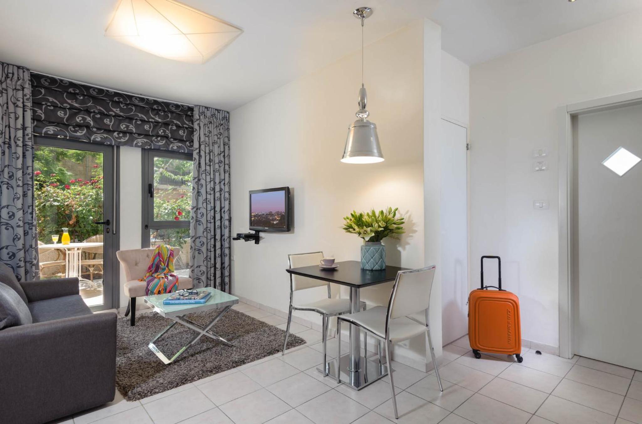 Garden suite with terrace & safe room (mamad) - Photo 10