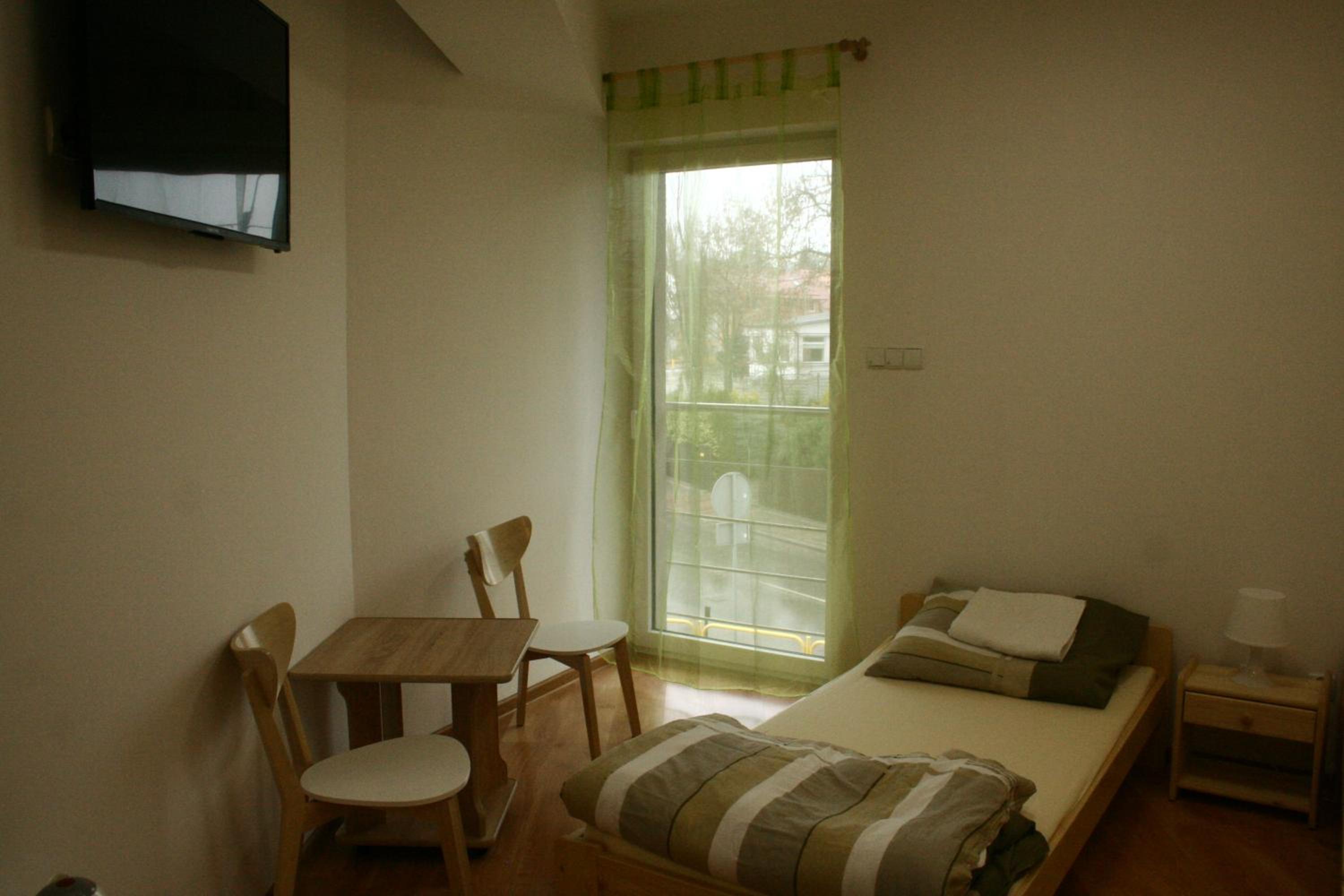 Triple Room with Private Bathroom - Photo 6