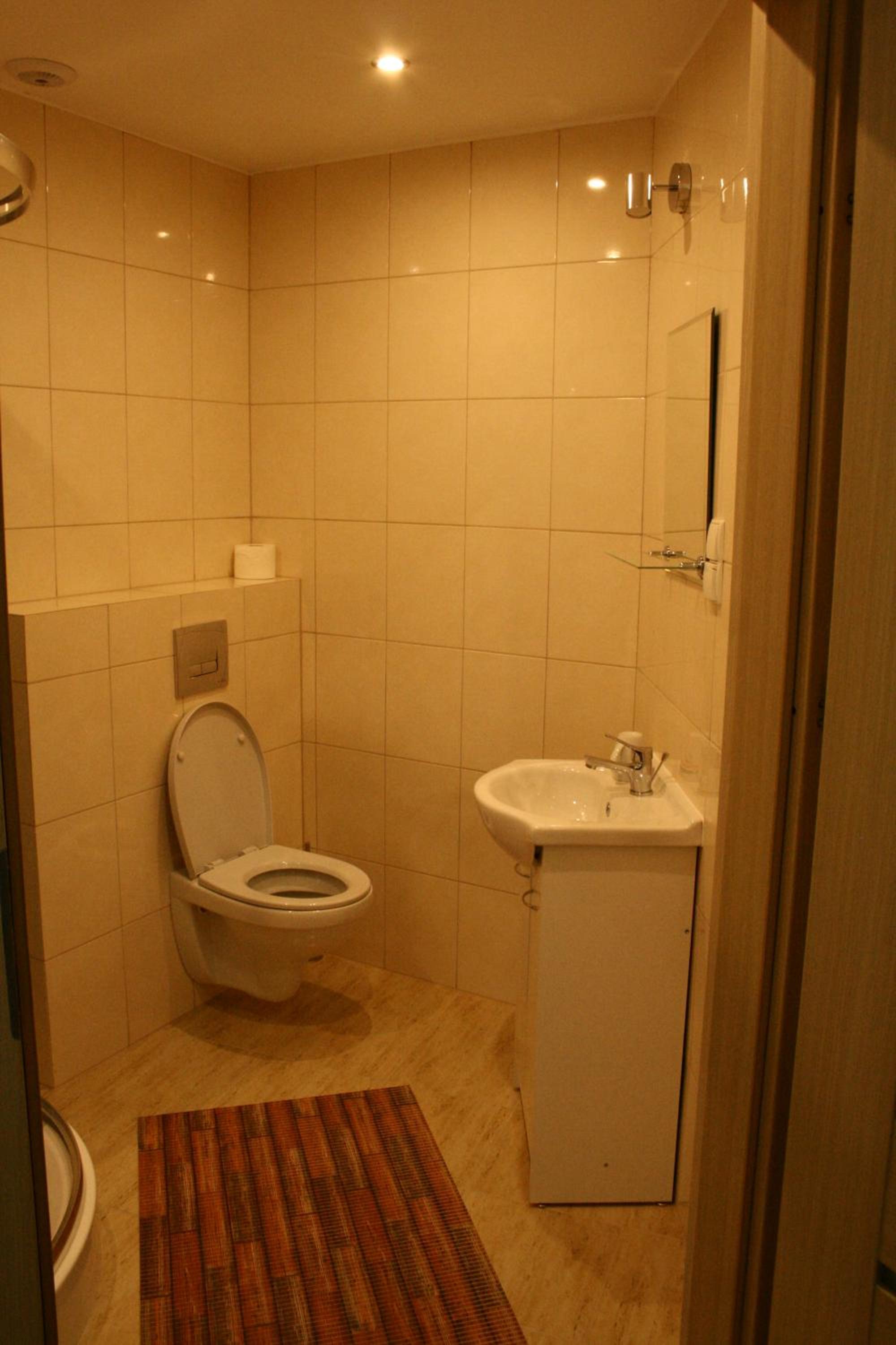 Triple Room with Private Bathroom - Photo 2