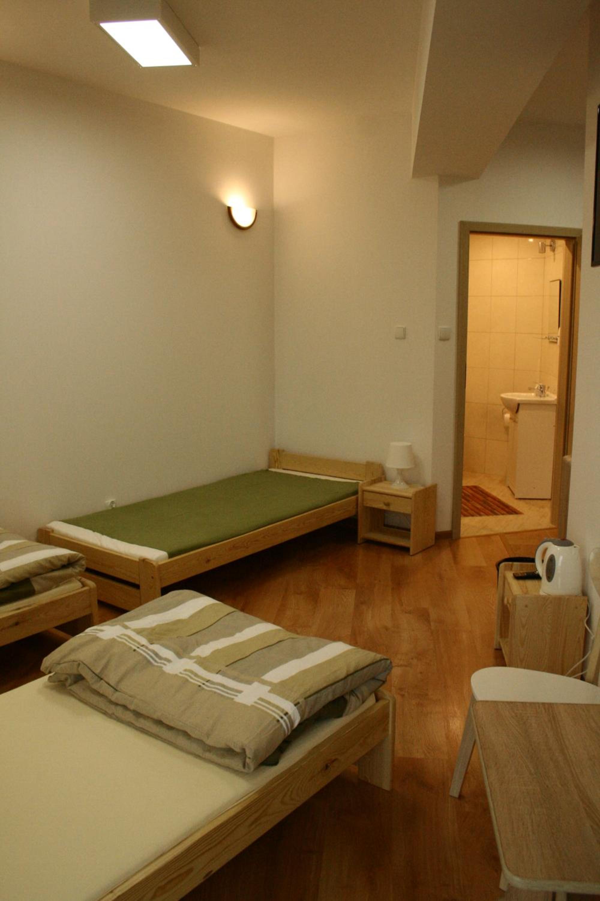 Triple Room with Private Bathroom - Photo 9
